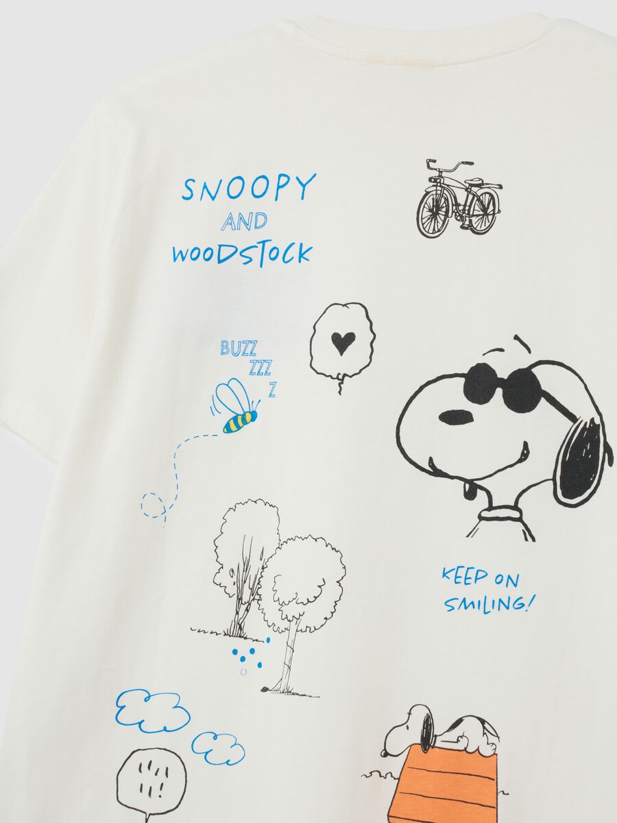 Men's white pure cotton regular fit T-shirt with Snoopy print graphic_1