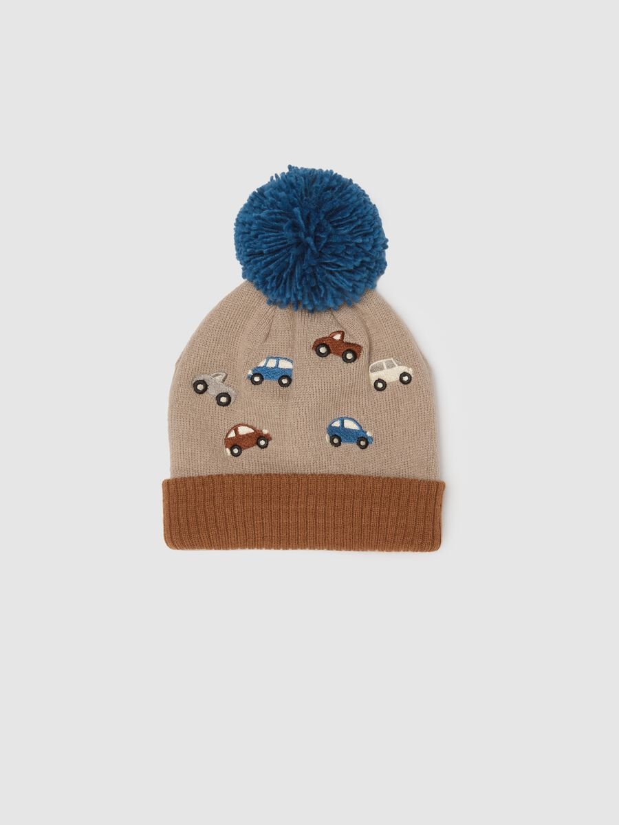 Beige hat with pom-pom and car embroidery_0