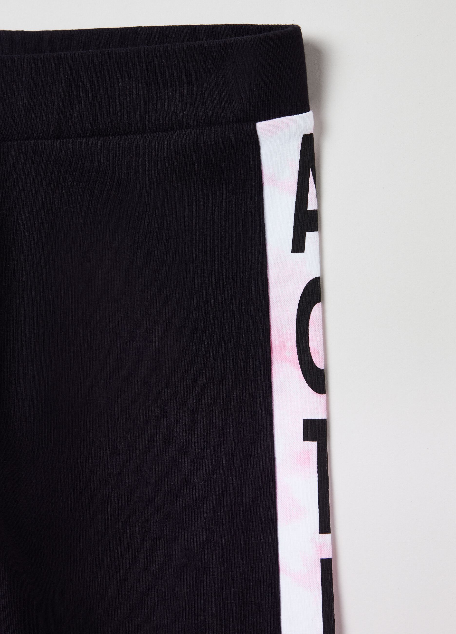 Leggings a tre quarti con stampa lettering_2