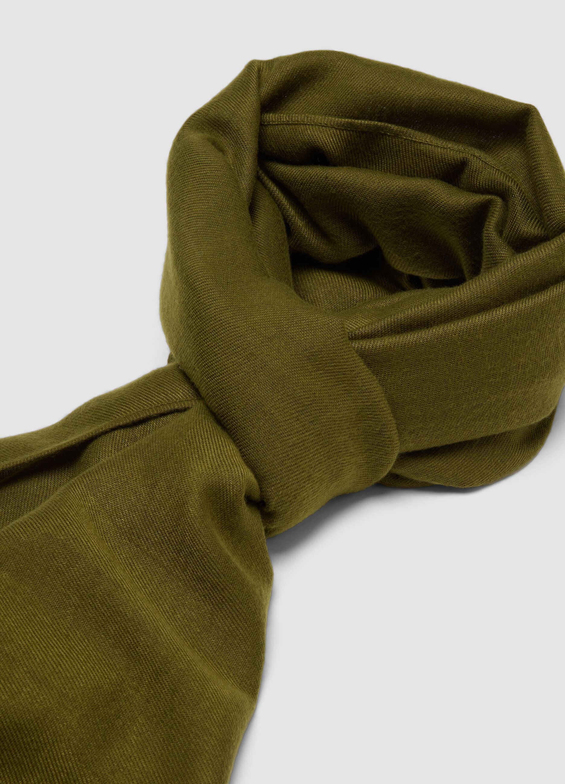 Green scarf with fringes