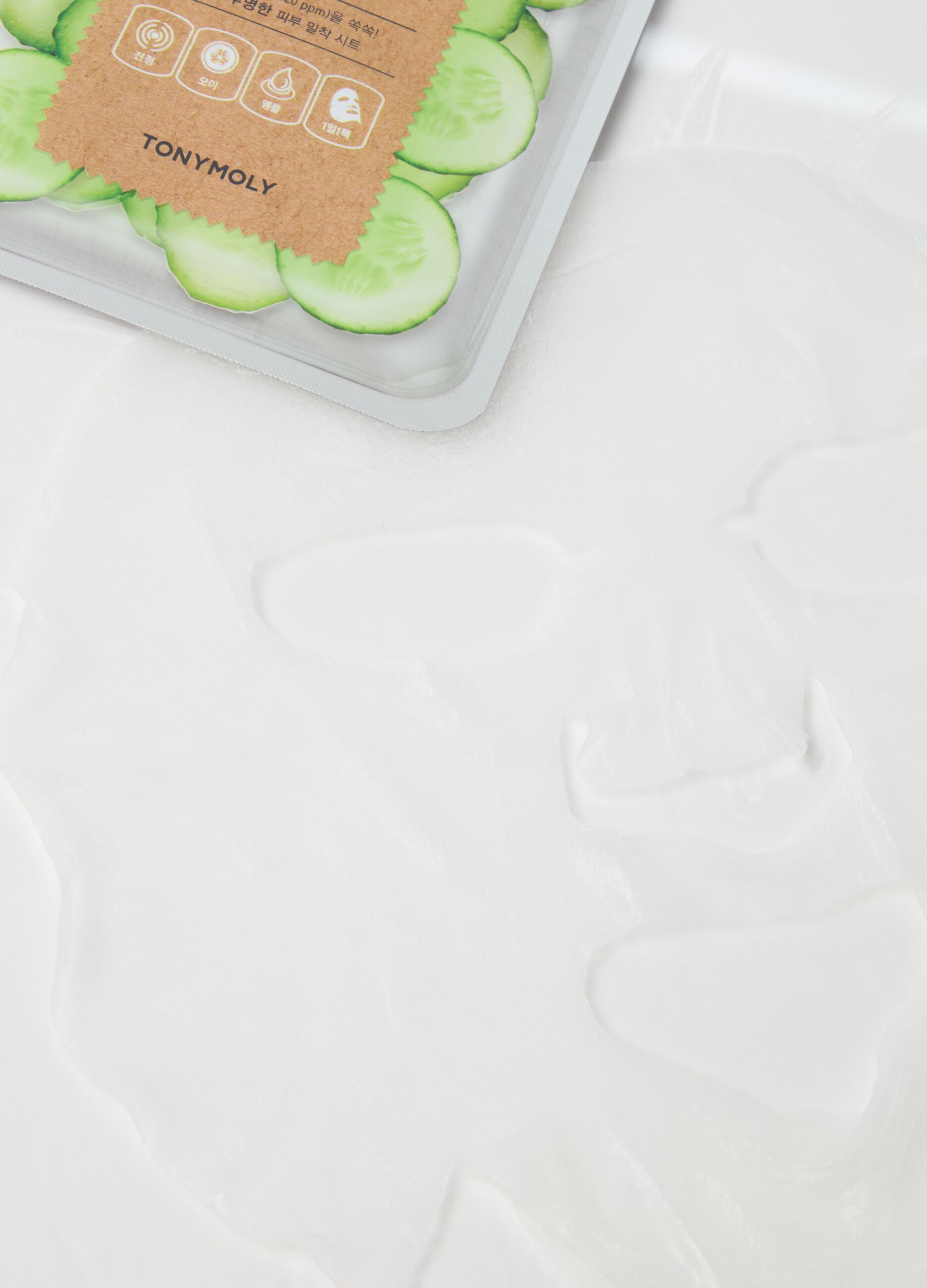 Soothing fabric mask with cucumber extract - Korean skincare