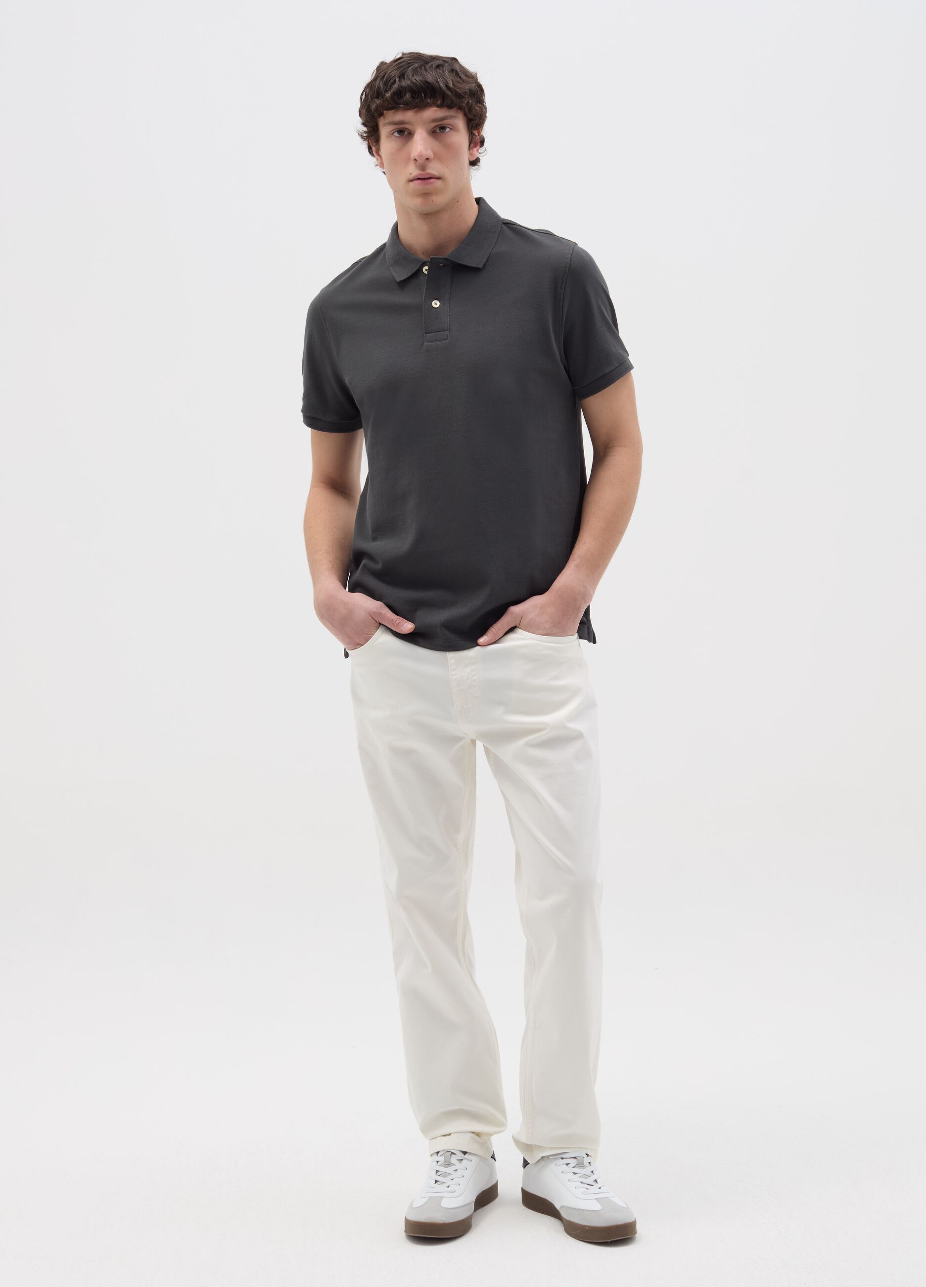 Solid colour polo shirt in organic cotton