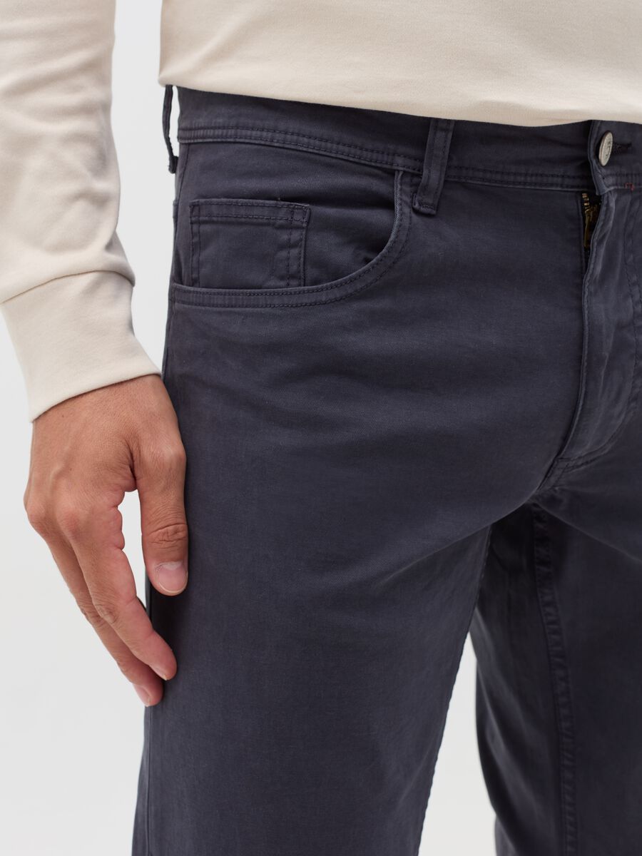 Regular-fit trousers with five pockets_3