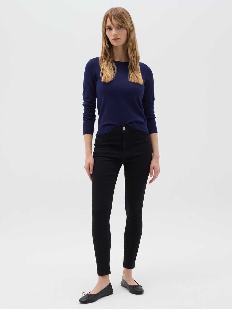 Top with round neck and long sleeves_1