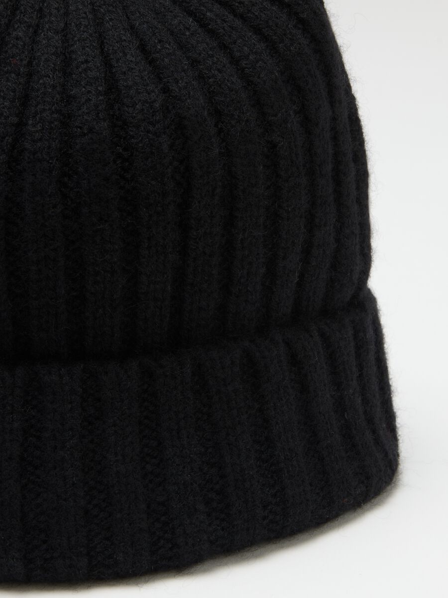 Cappello in puro cashmere nero_2