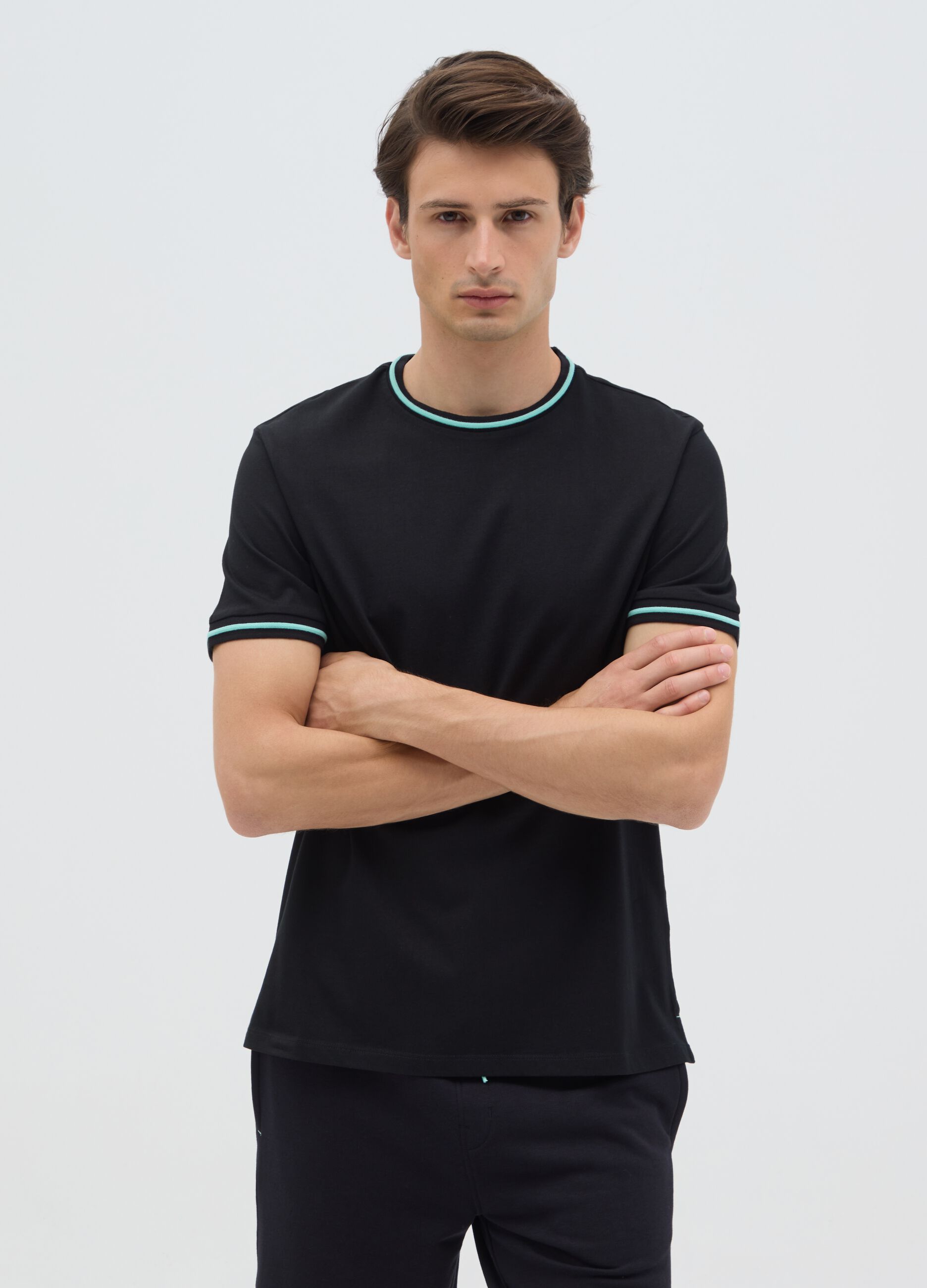 T-shirt da uomo in puro cotone nero regular fit