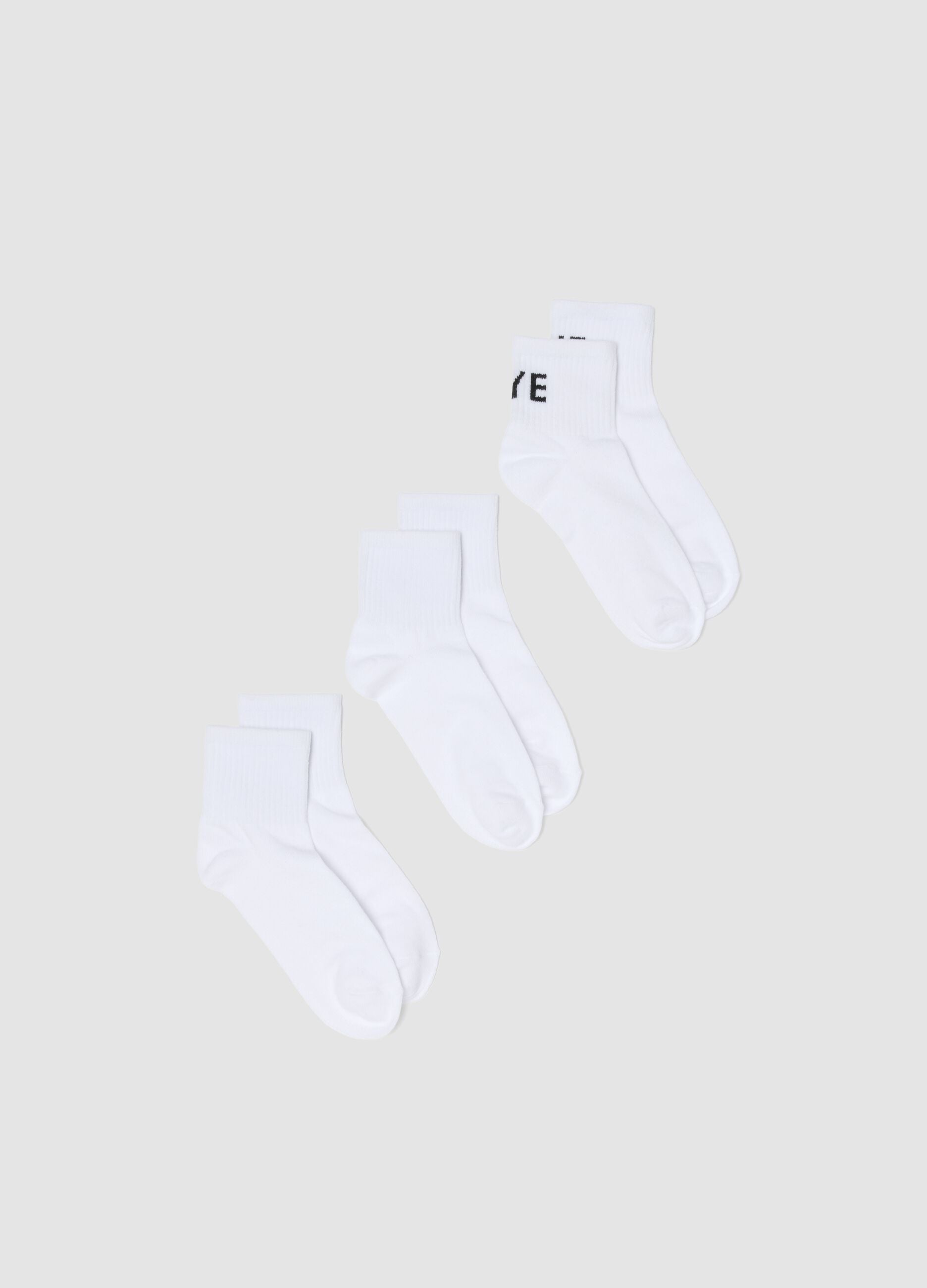 3-pack of white cotton-blend socks