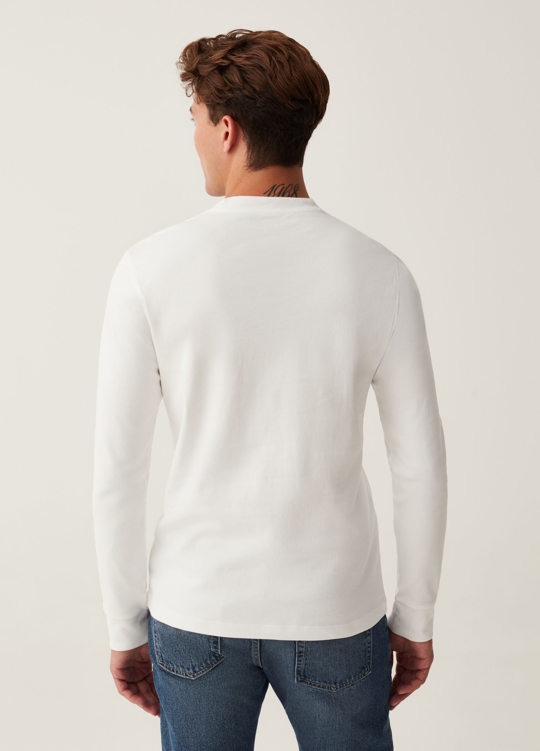 T-shirt a maniche lunghe tinta unita_2