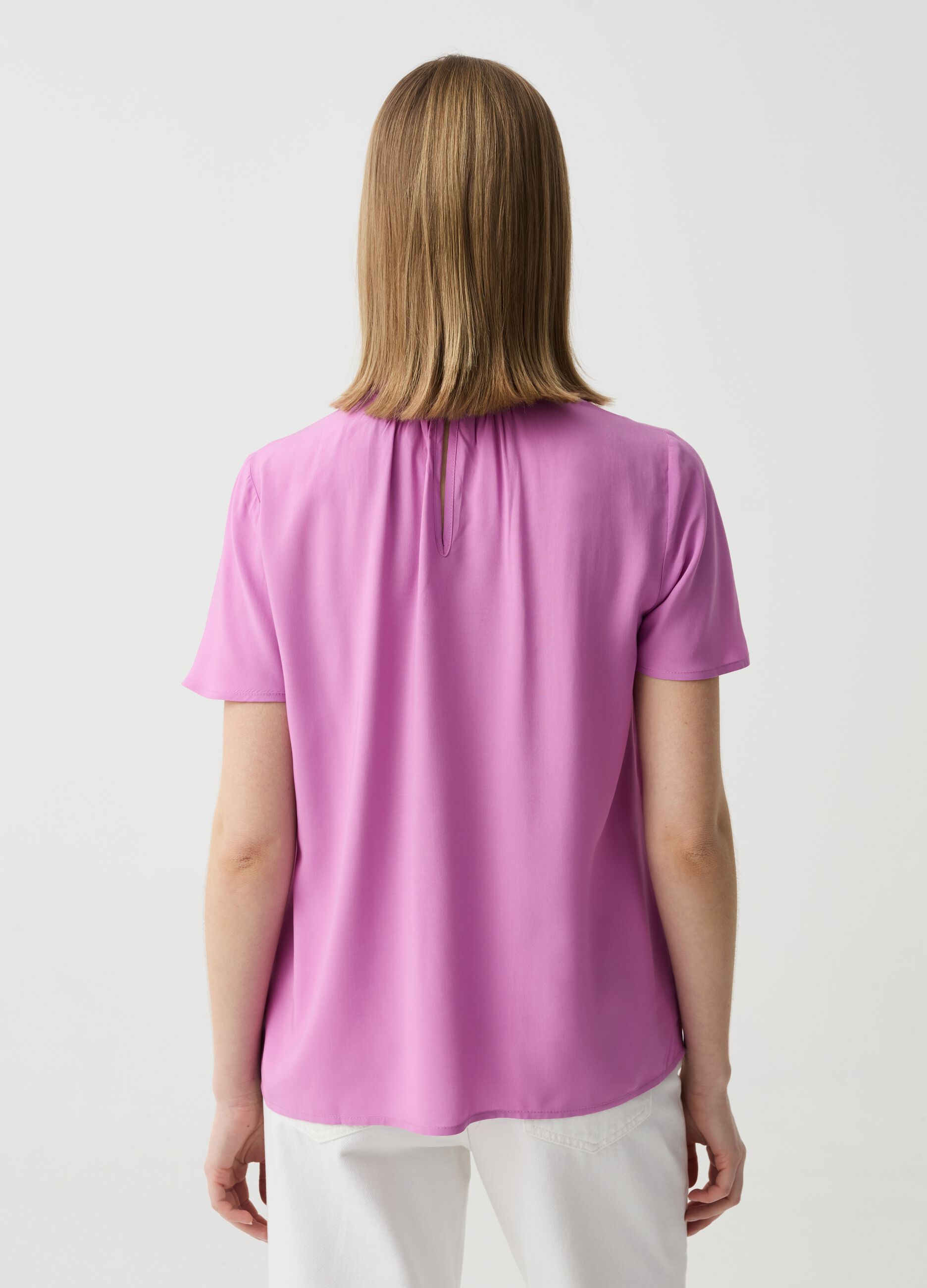 Blusa in viscosa con plissettatura