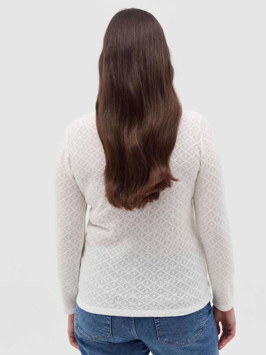 Curvy long-sleeved T-shirt with lace weave_3