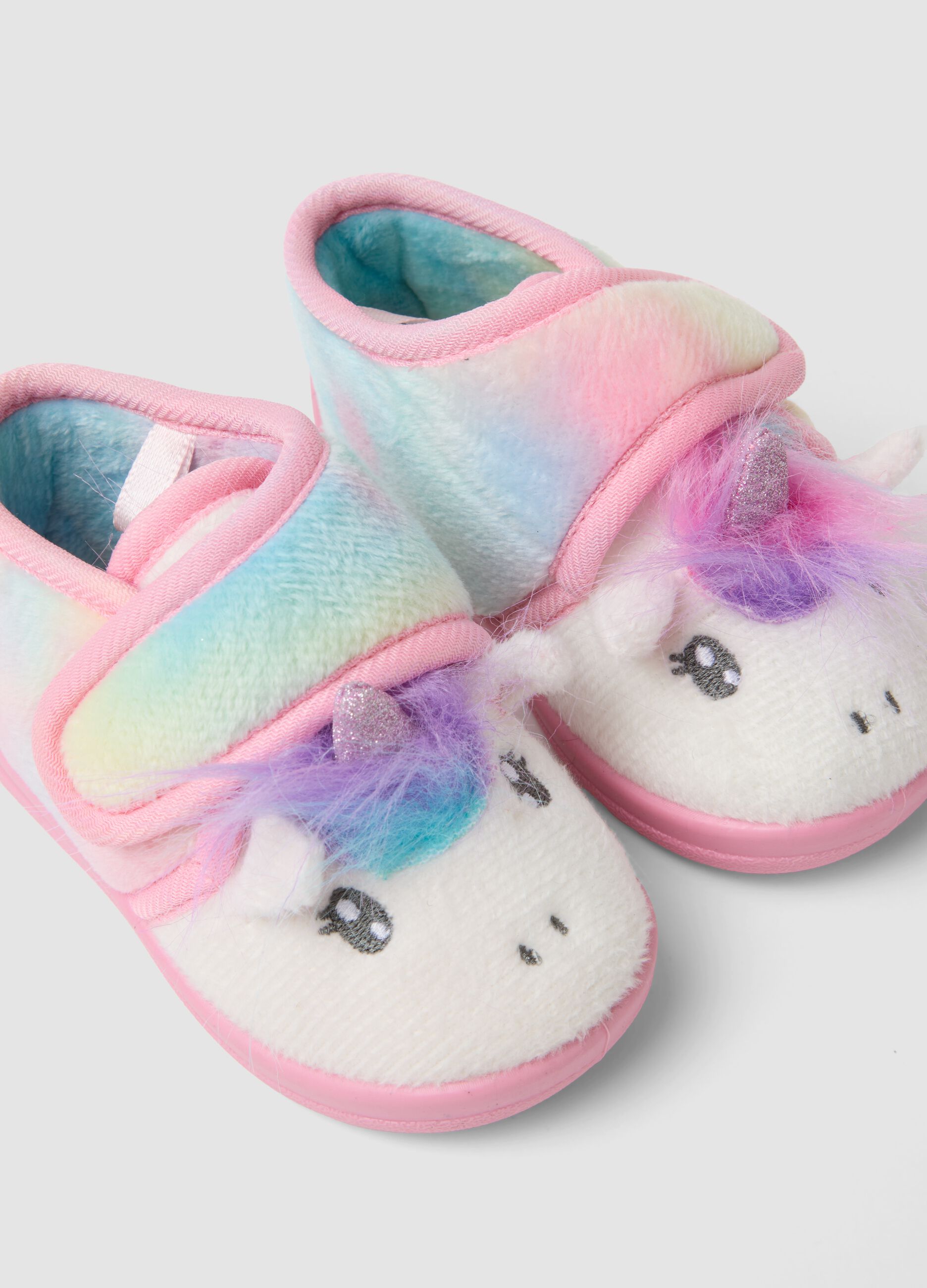 Pantofole rosa con motivo unicorno