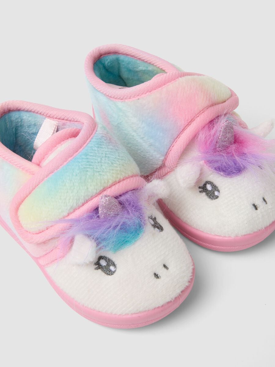 Pantofole rosa con motivo unicorno_1