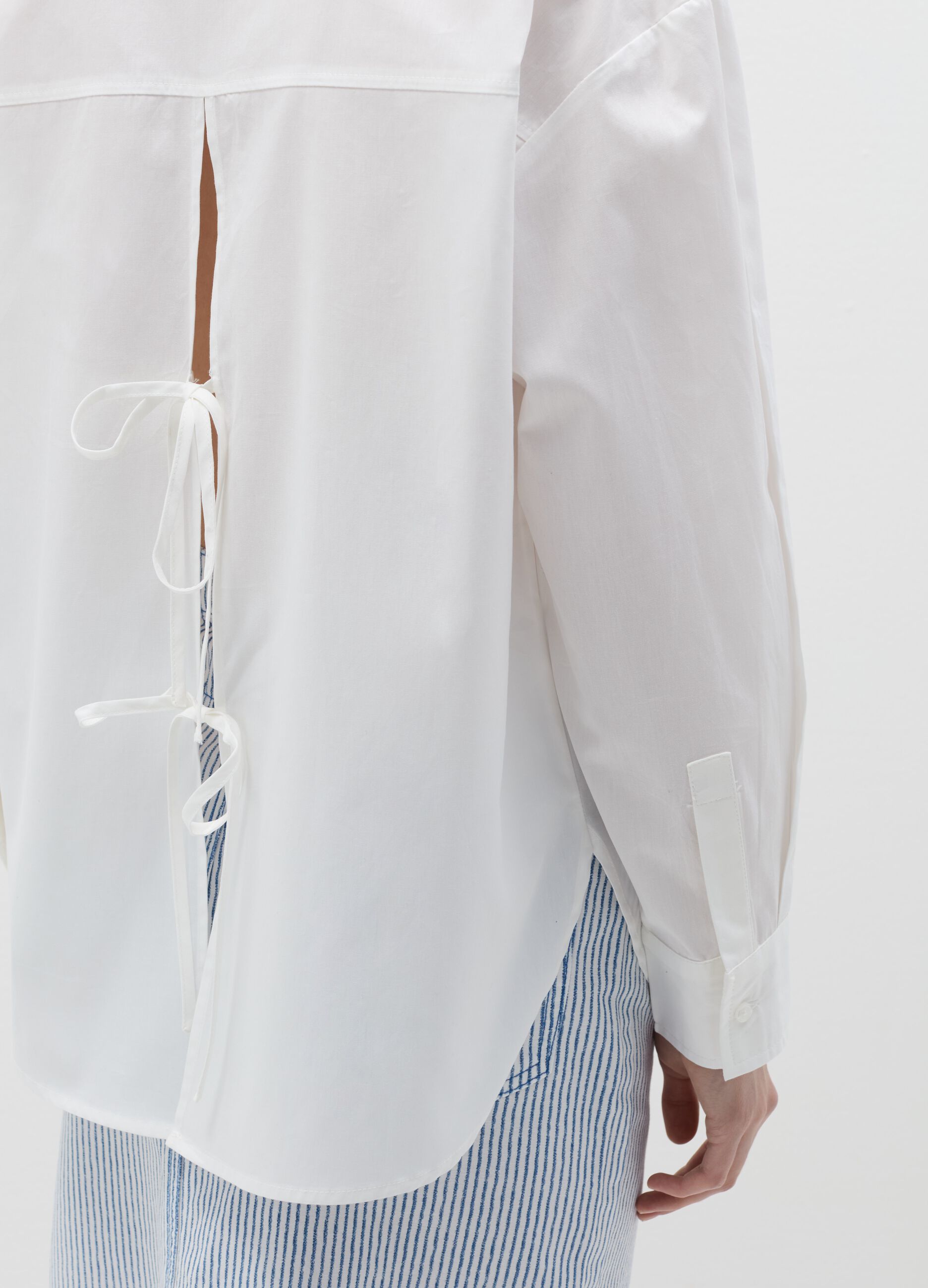 Cotton shirt with laces