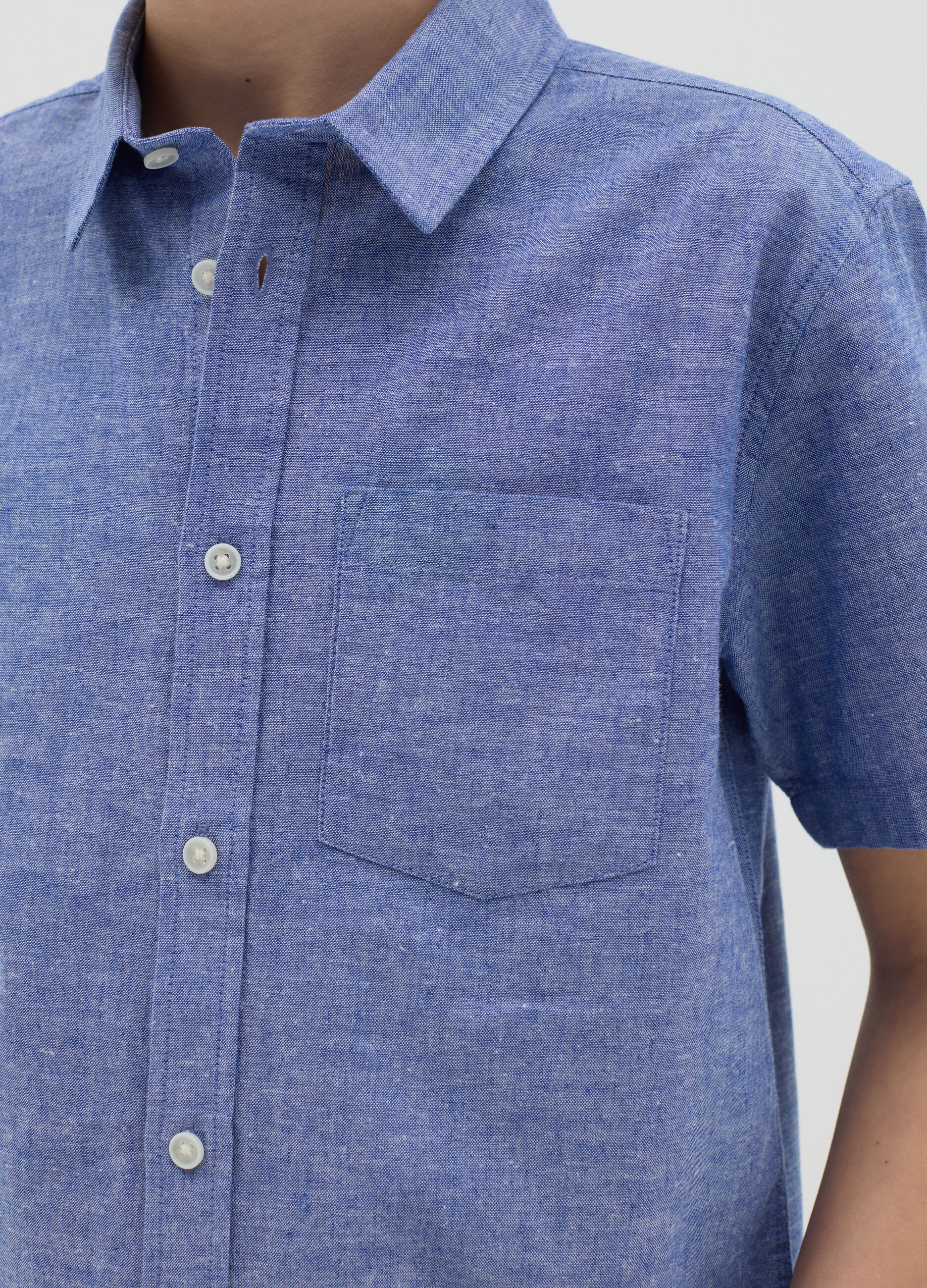 Blue shirt in cotton and linen