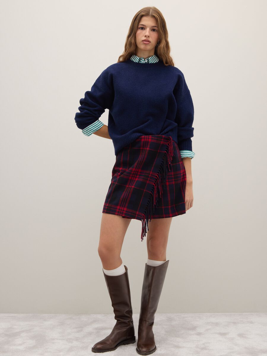 Regular fit blue pullover with round neckline_2