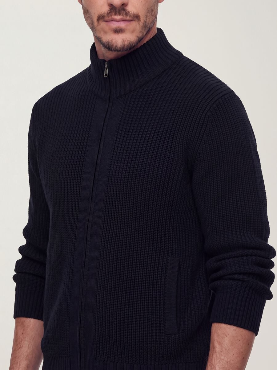 Navy rib-knit zip cardigan with collar, regular fit_2