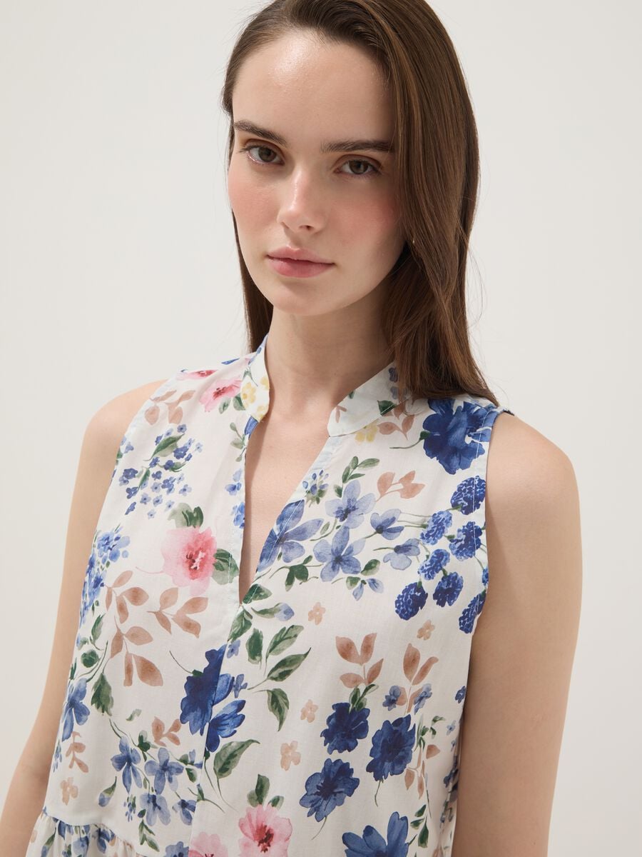 White pure cotton dress with floral print and V-neck, oversized fit_2