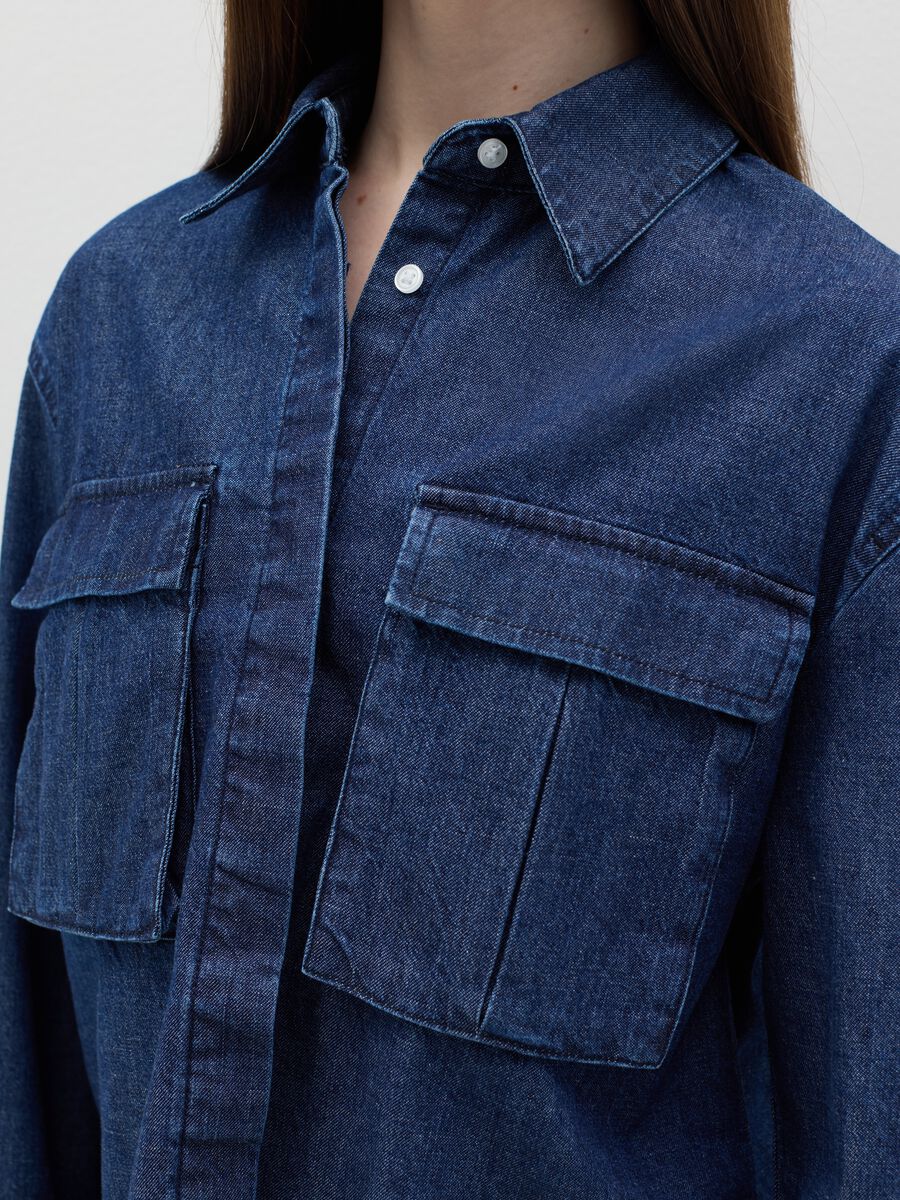 Boxy-fit shacket in denim_2