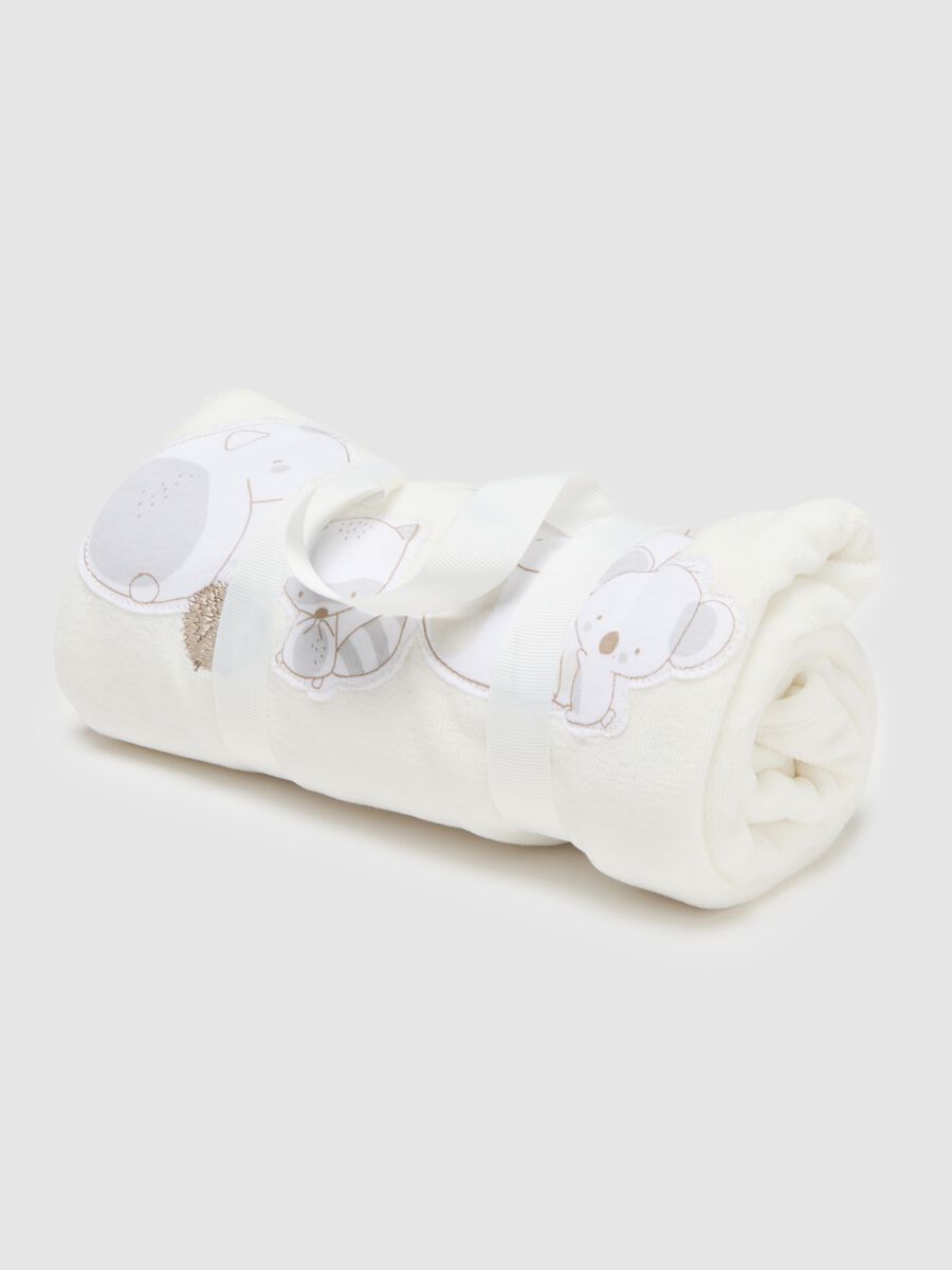 White cotton baby blanket with teddy bears_0