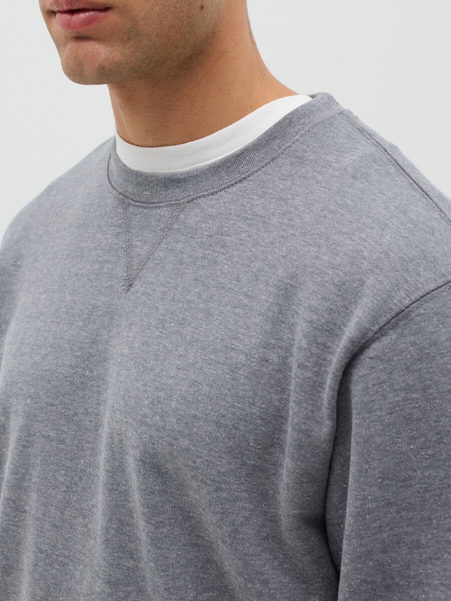 Oversized sweatshirt with round neck_3