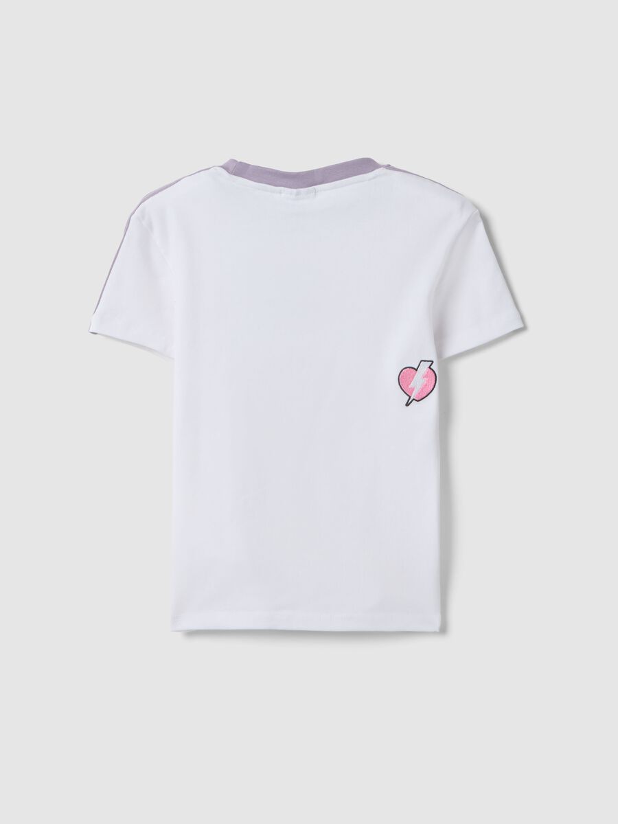 T-shirt in cotone elasticizzato bianco da ragazza slim fit con Kuromi_4