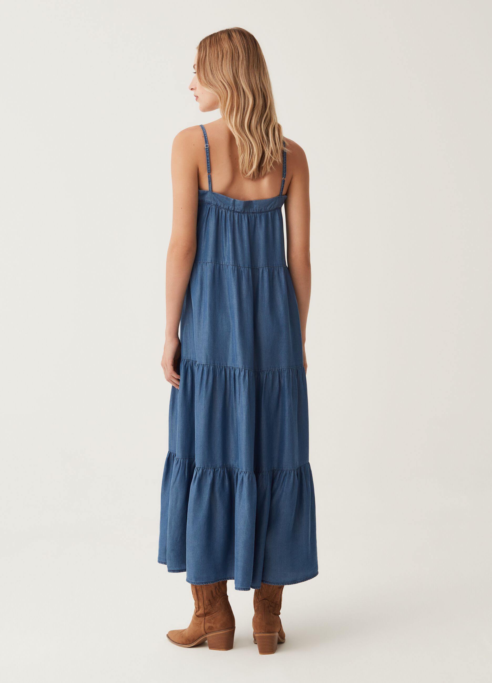 Abito lungo a balze effetto denim_2