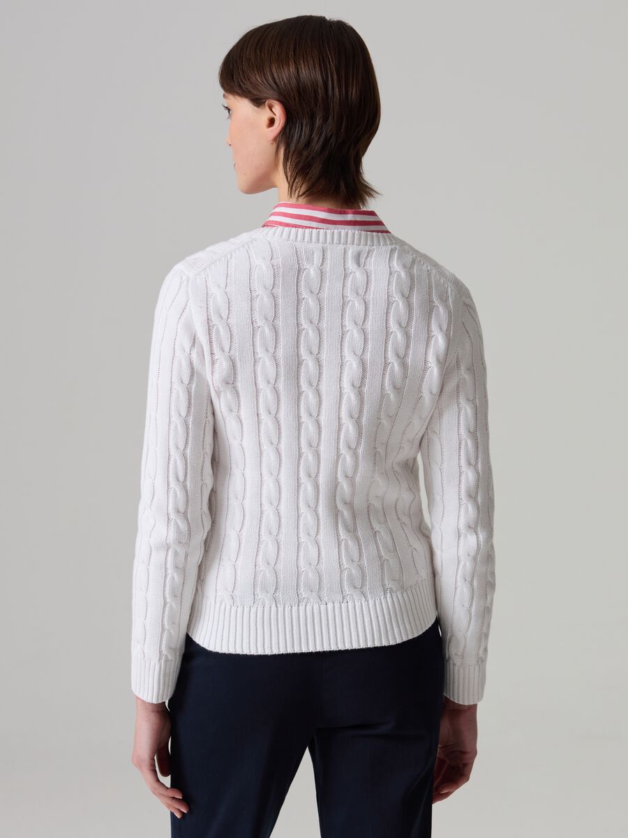 Pullover with V neck and cable-knit design_2