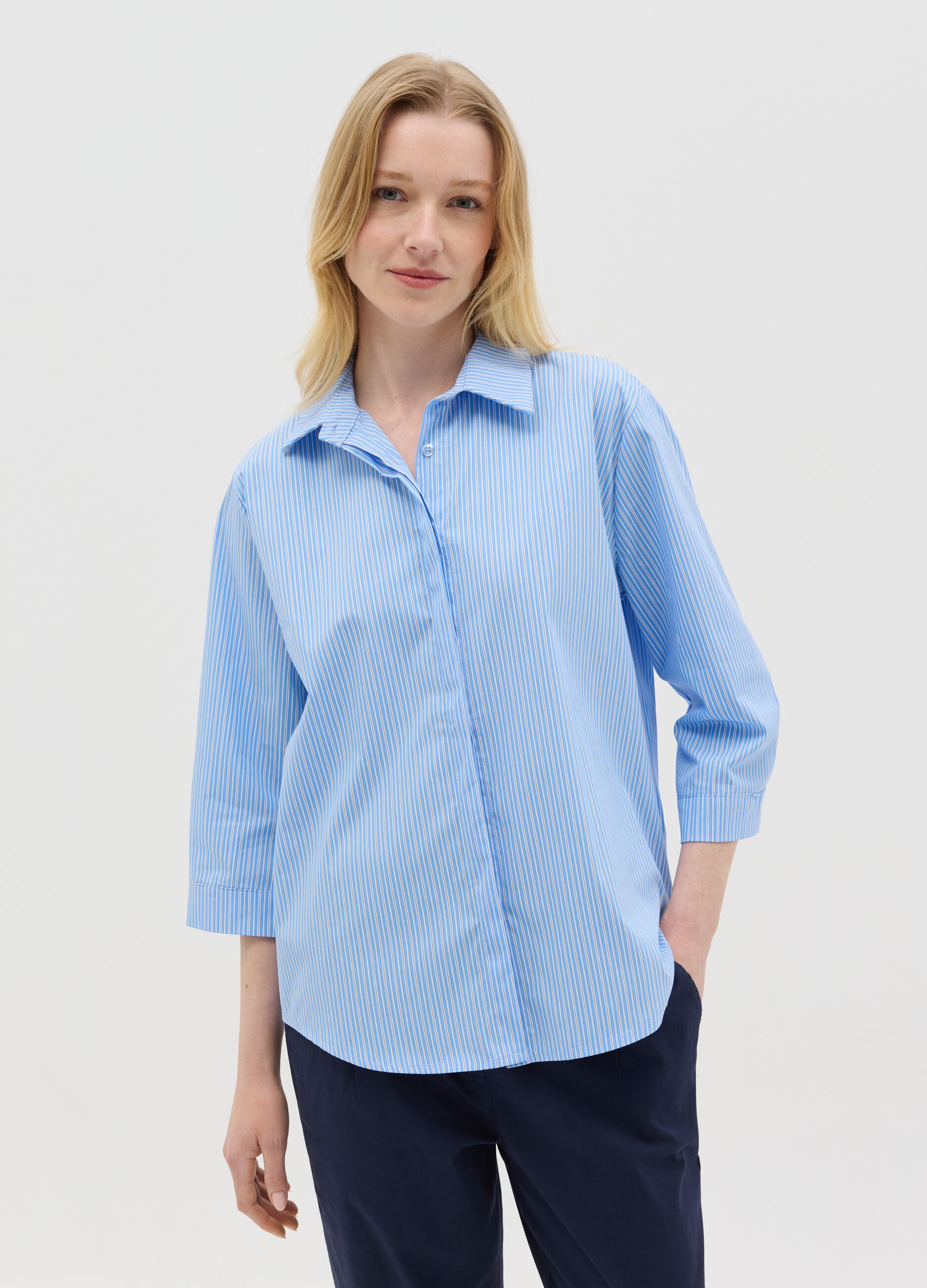 Camicia azzurra a righe in cotone