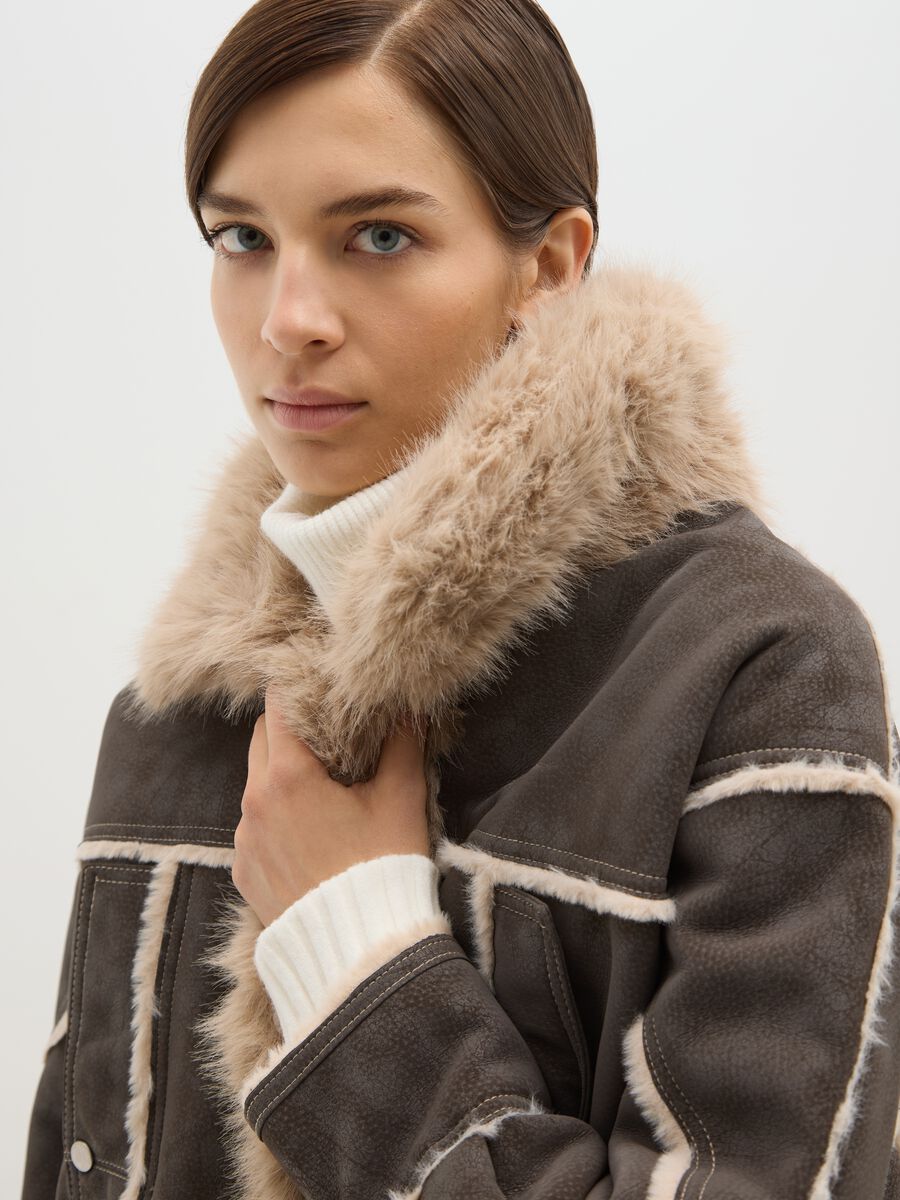 Giacca marrone regular fit con effetto shearling_0