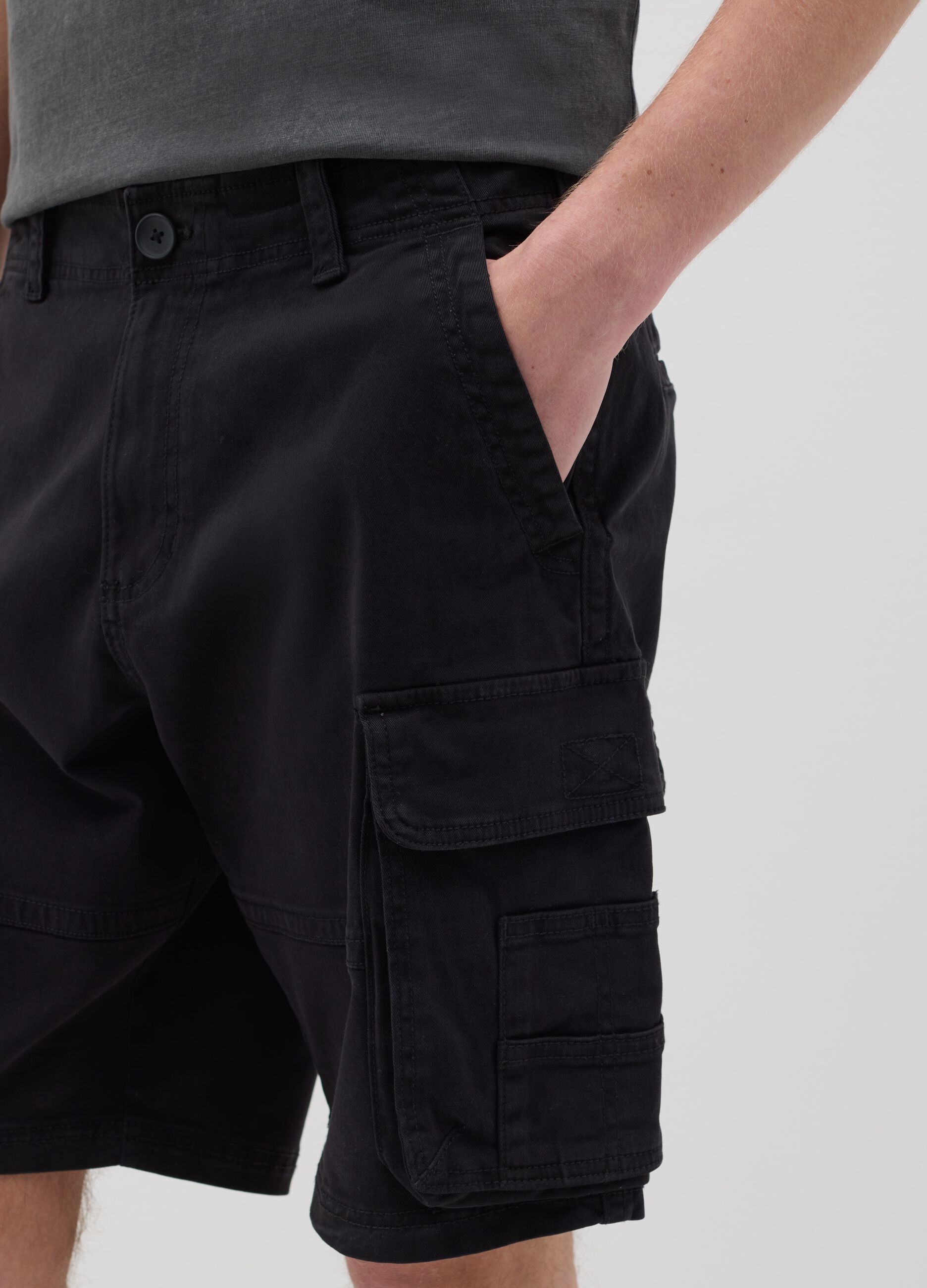 Black Bermuda shorts in stretch cotton