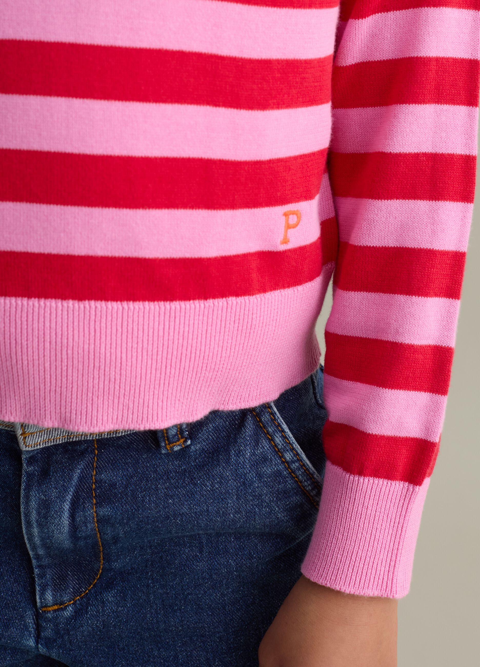 Pullover in cotone a righe con ricamo logo 