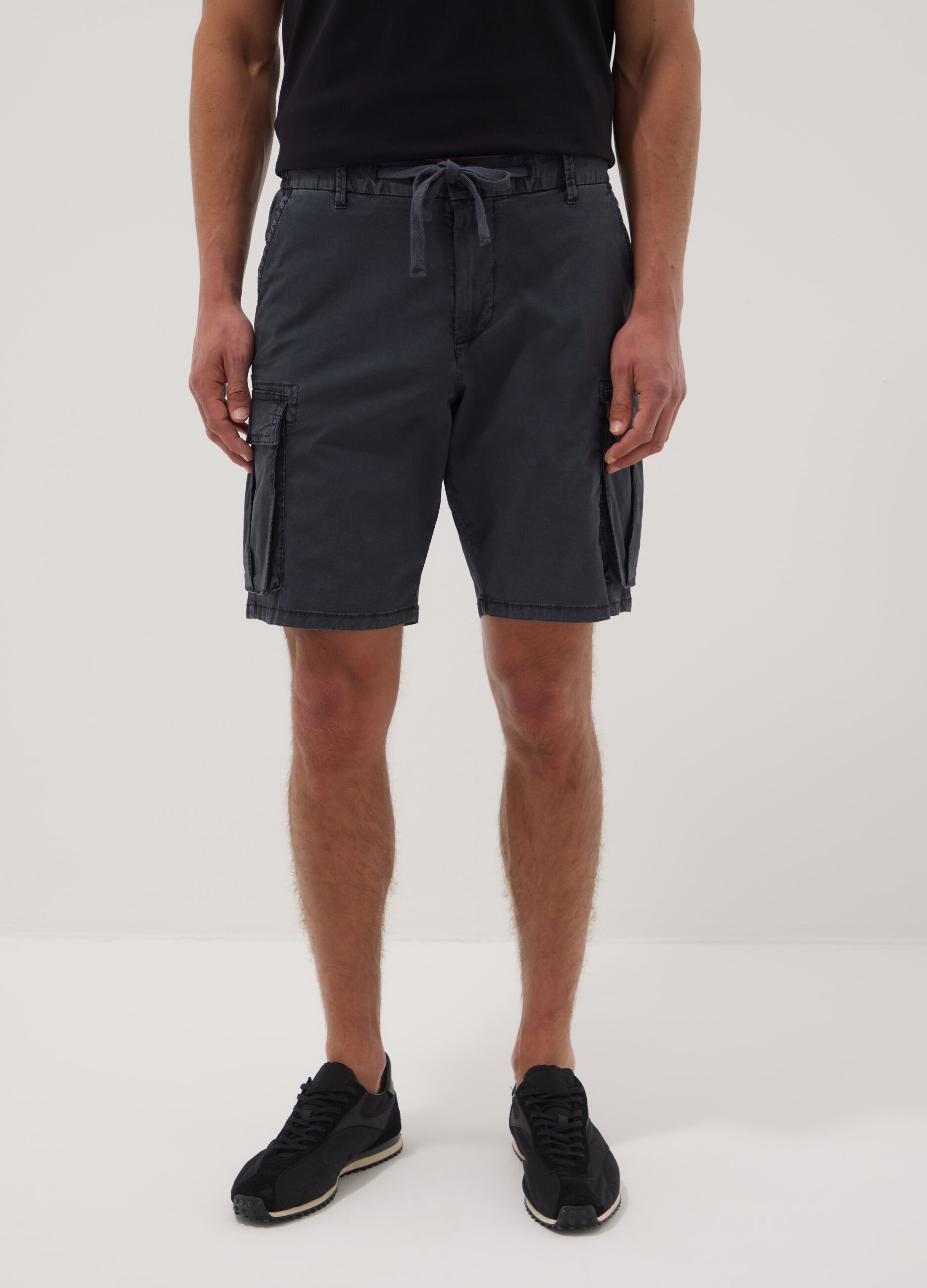 Blue stretch cotton cargo Bermuda shorts