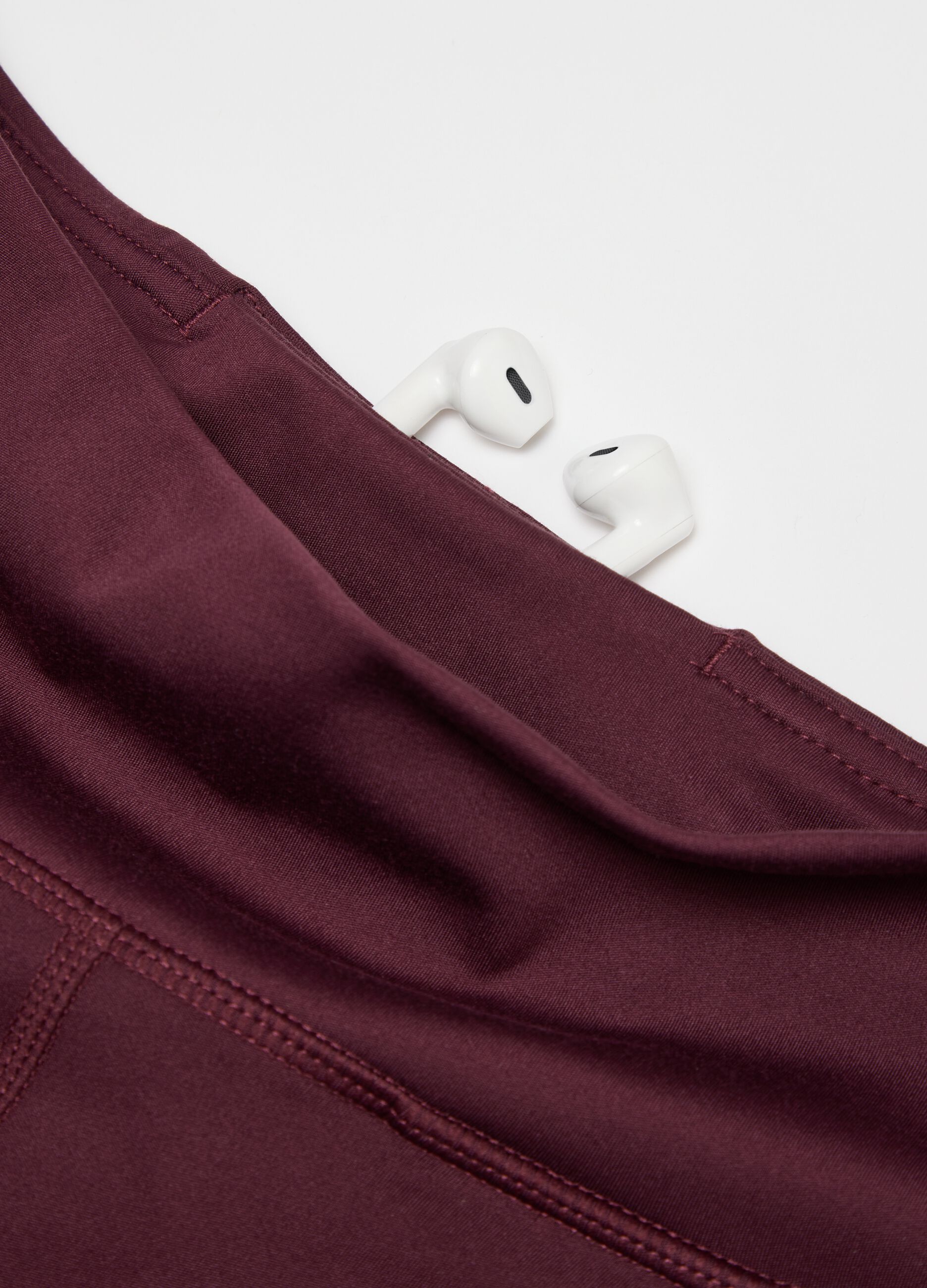 Purple wide-leg trousers in stretch fabric