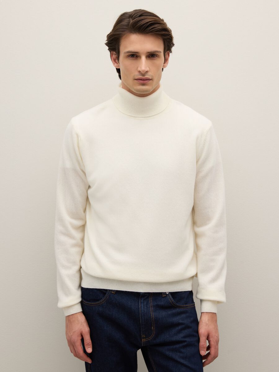 White High-Collar Lambswool Roll Neck Regular Fit_0