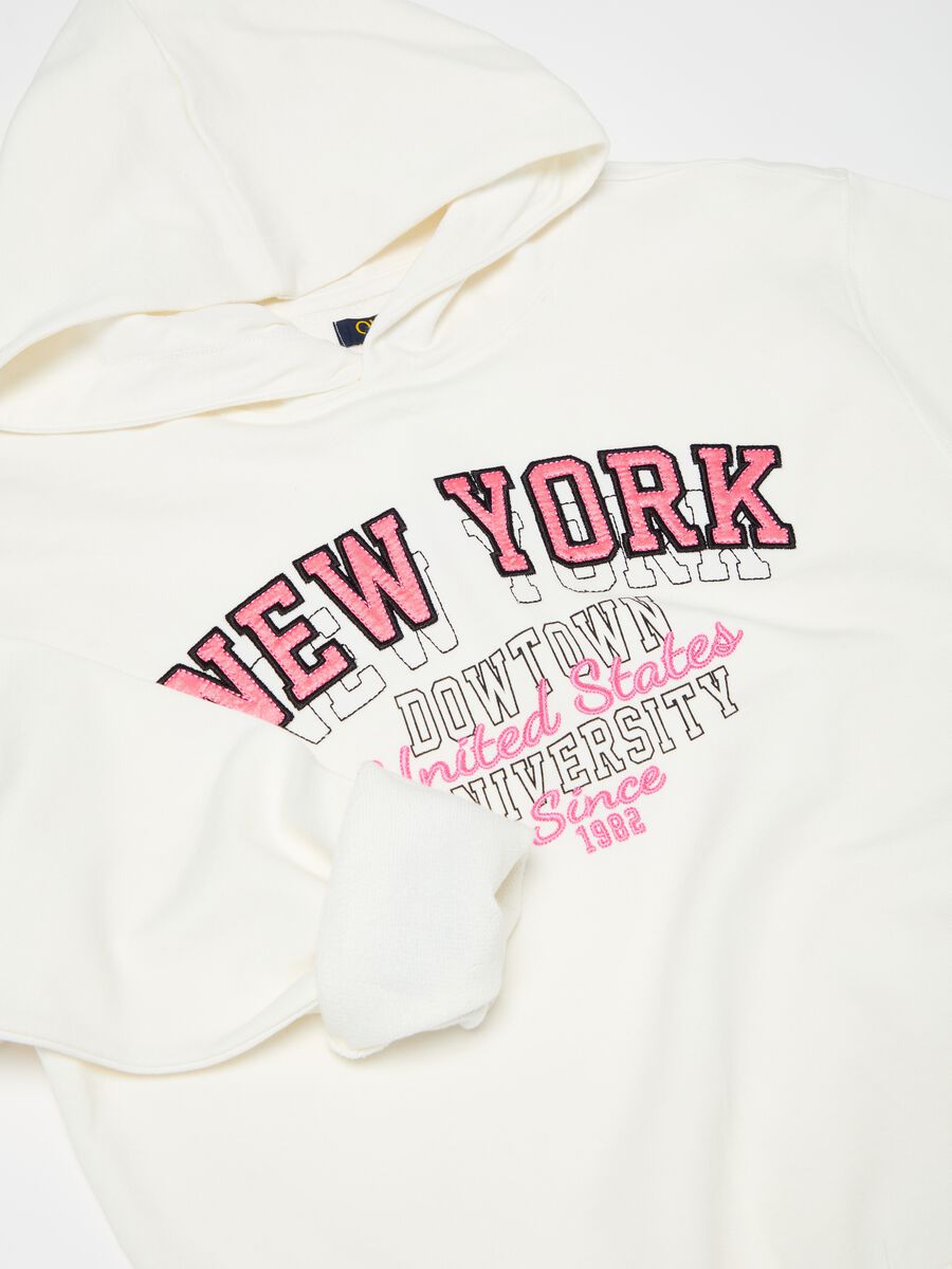 Sweatshirt with hood and lettering embroidery_2
