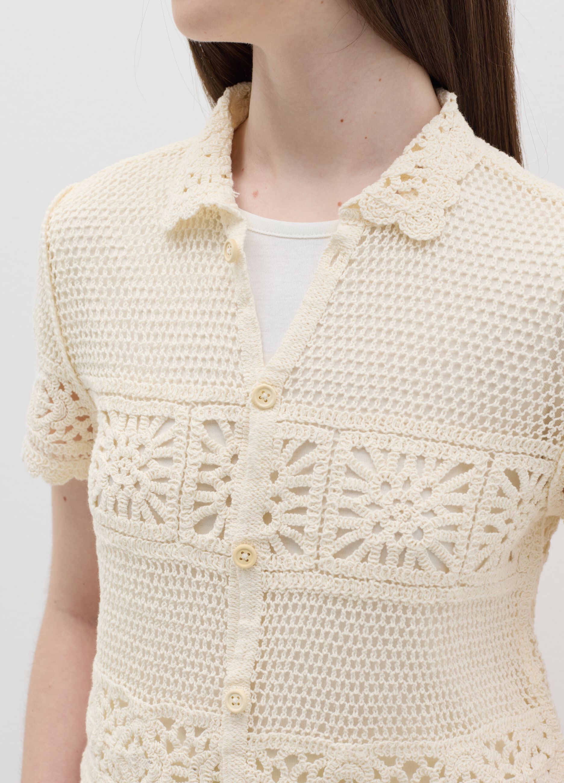 Women’s short, beige regular-fit shirt in cotton blend.