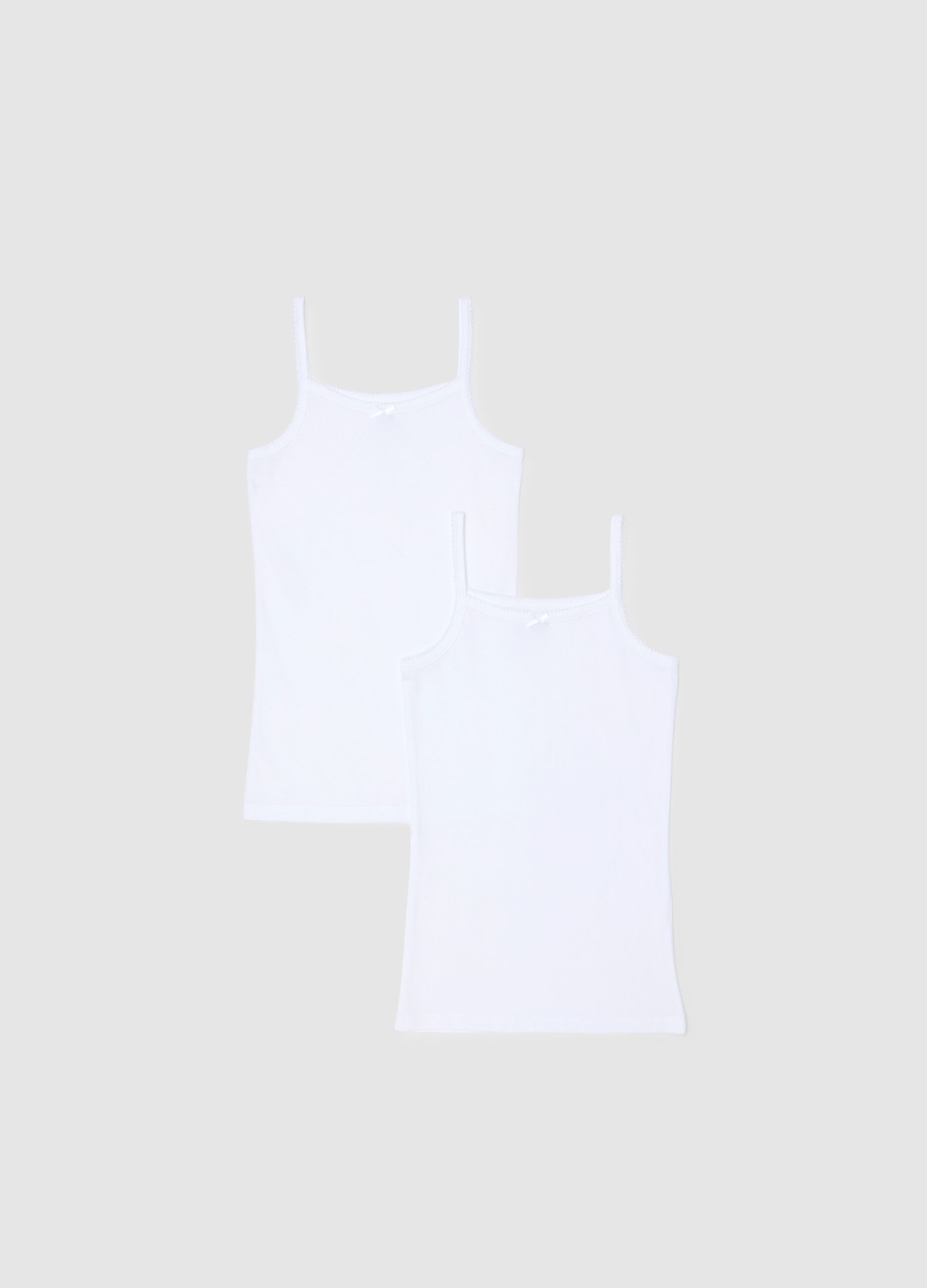 Pack of white girl's vests in pure cotton regular fit