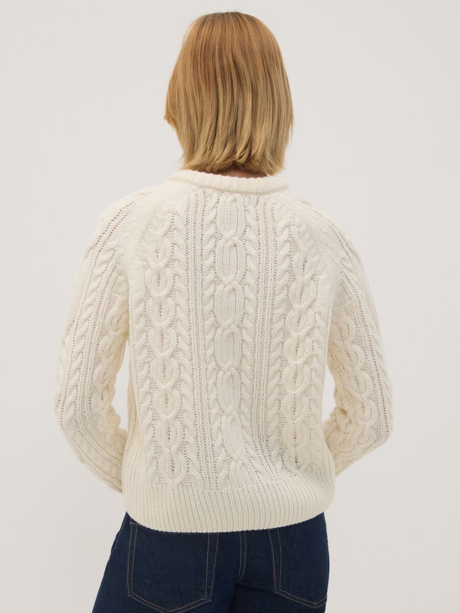 White wool-blend cable-knit crew-neck jumper_3