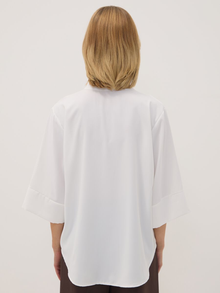 White regular-fit blouse with wide sleeves and mandarin collar_3