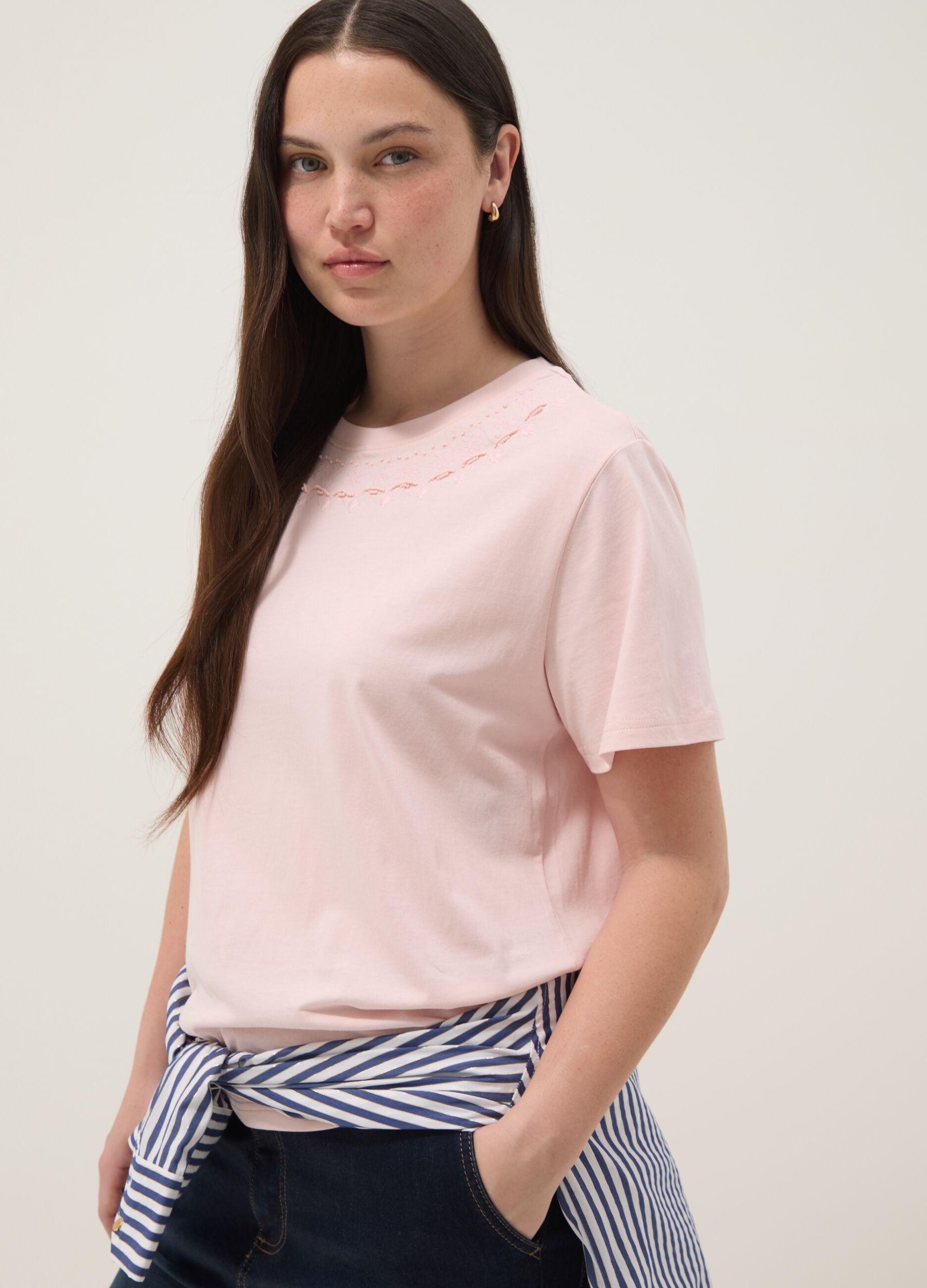 Pink pure cotton T-shirt with embroidered neckline