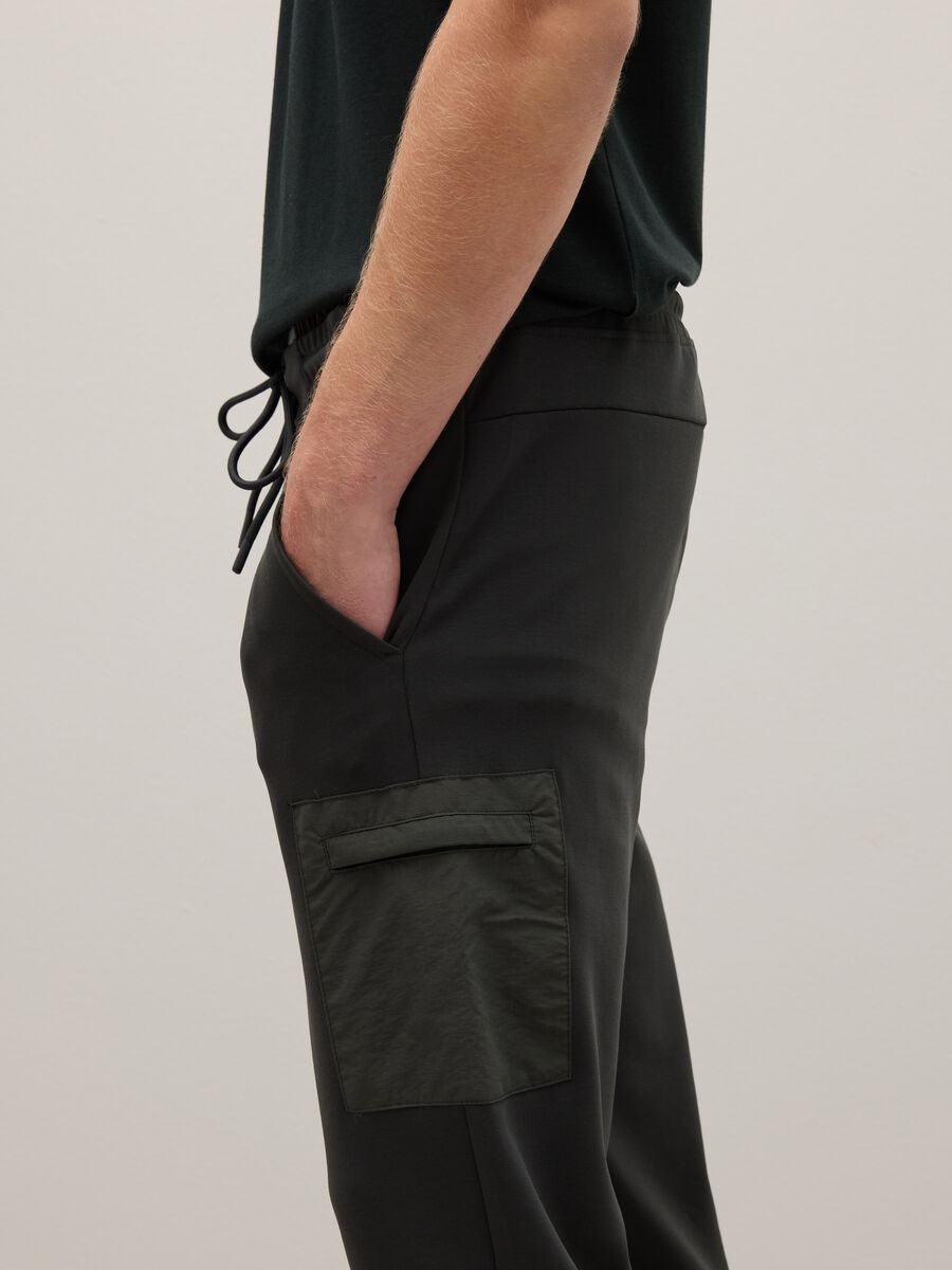 Green cotton blend trousers with regular fit_3