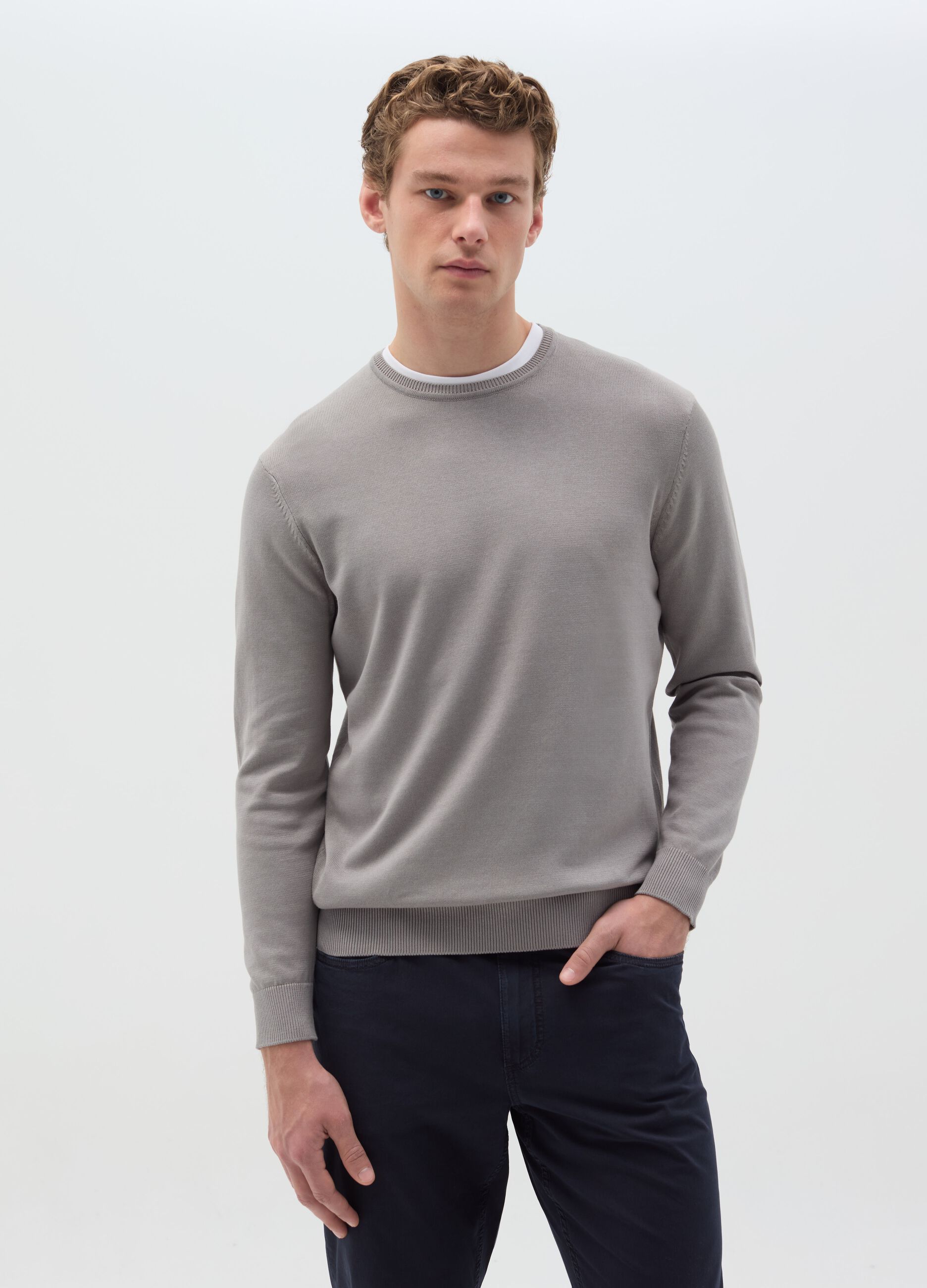 Cotton pullover with round neck