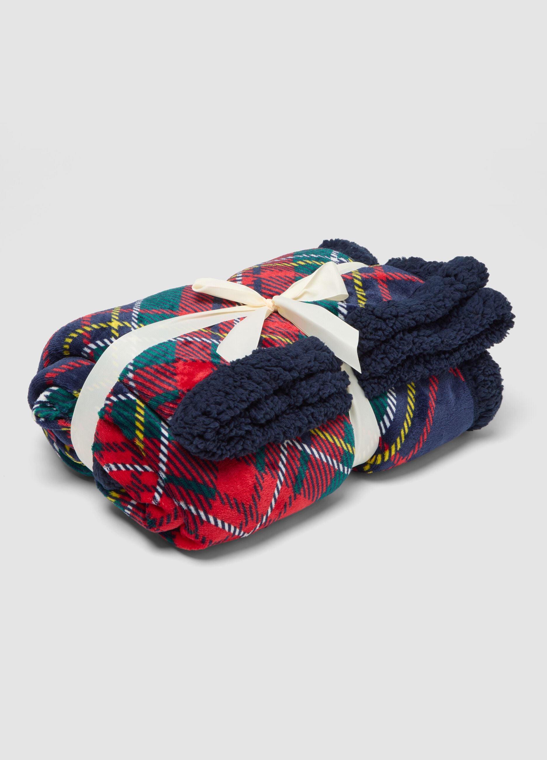 Navy blue tartan throw with contrasting lining