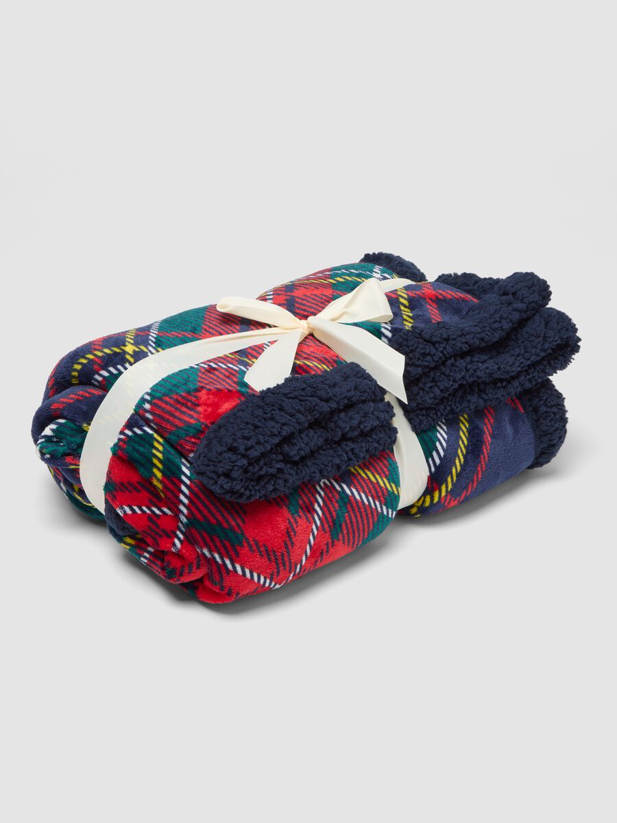 Navy blue tartan throw with contrasting lining_0