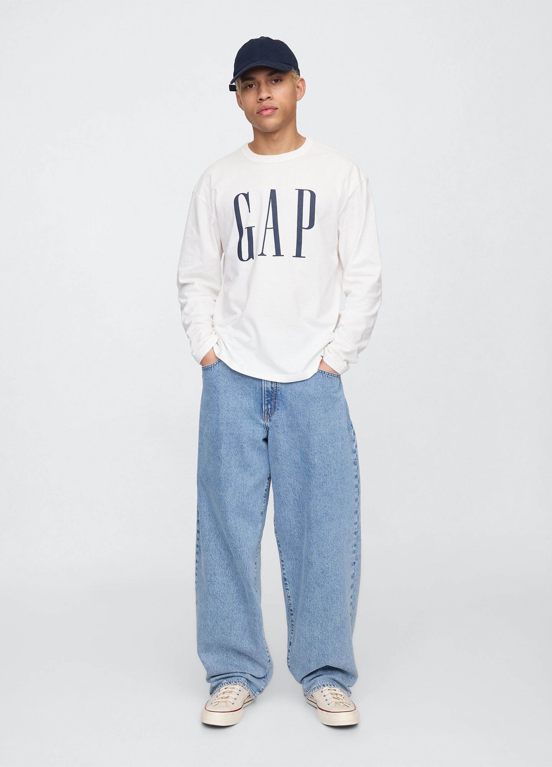 White long sleeve T-shirt with Gap logo