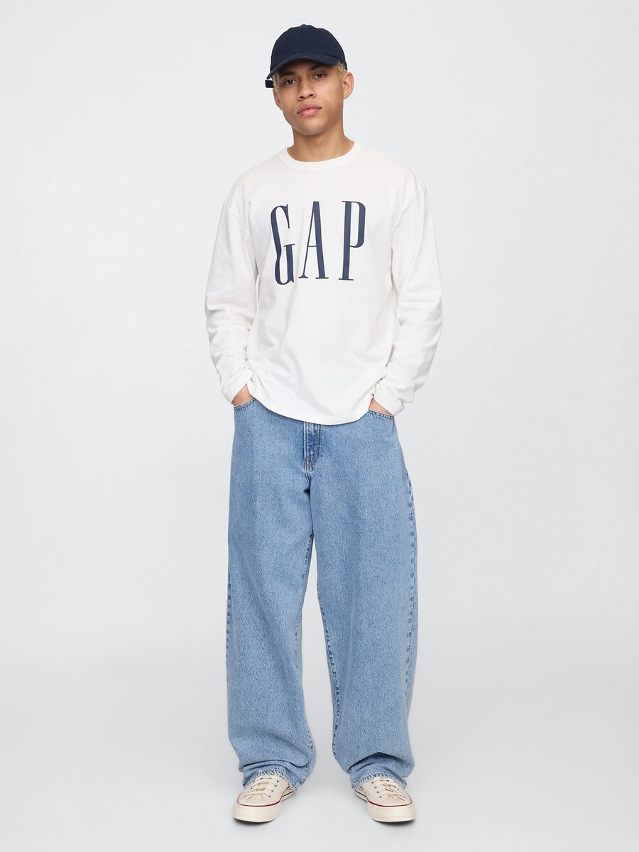 White long sleeve T-shirt with Gap logo_1