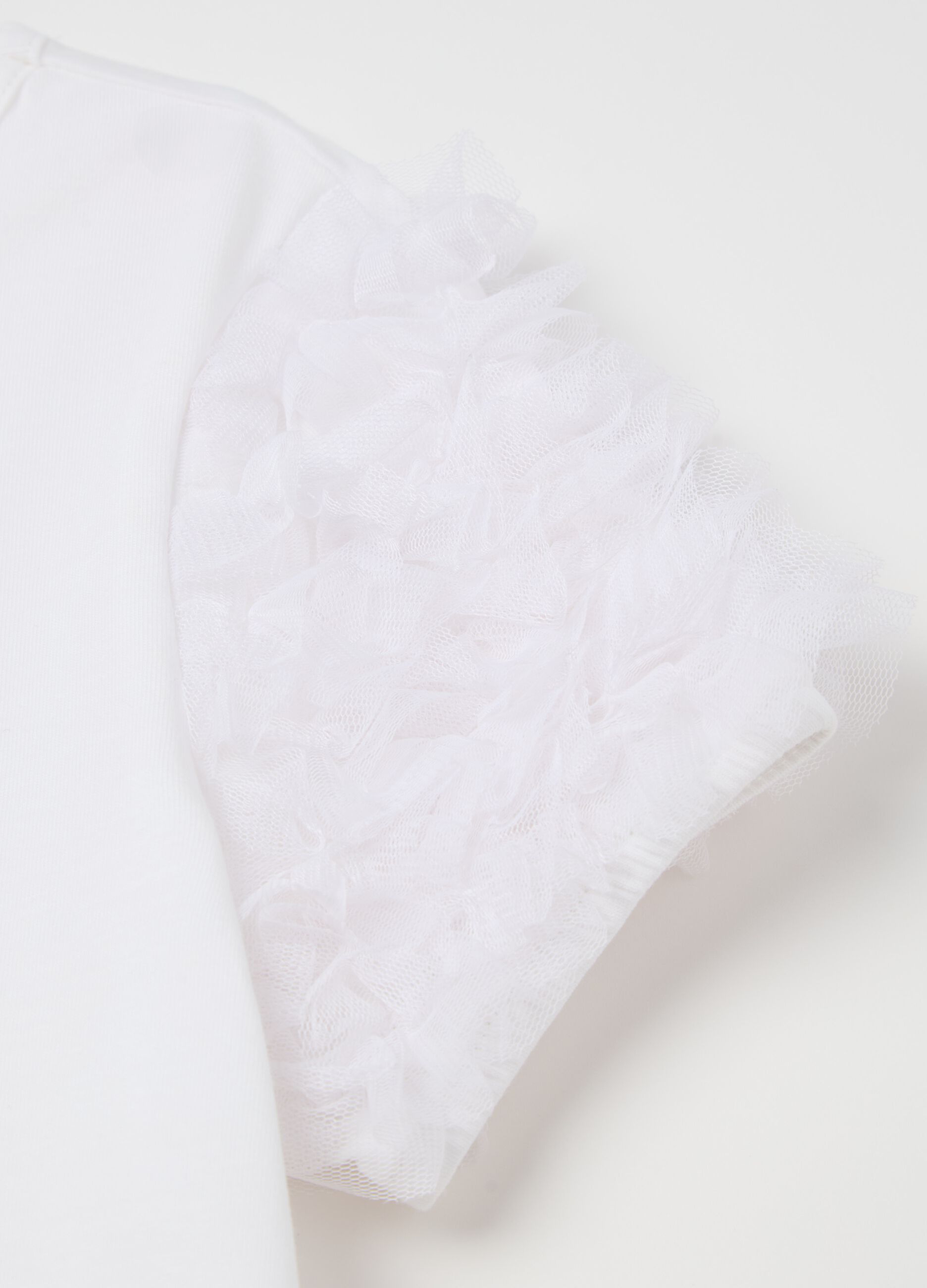 T-shirt girocollo con applicazioni in tulle 