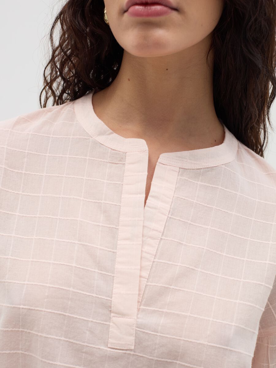 Blouse with raised stitching_3