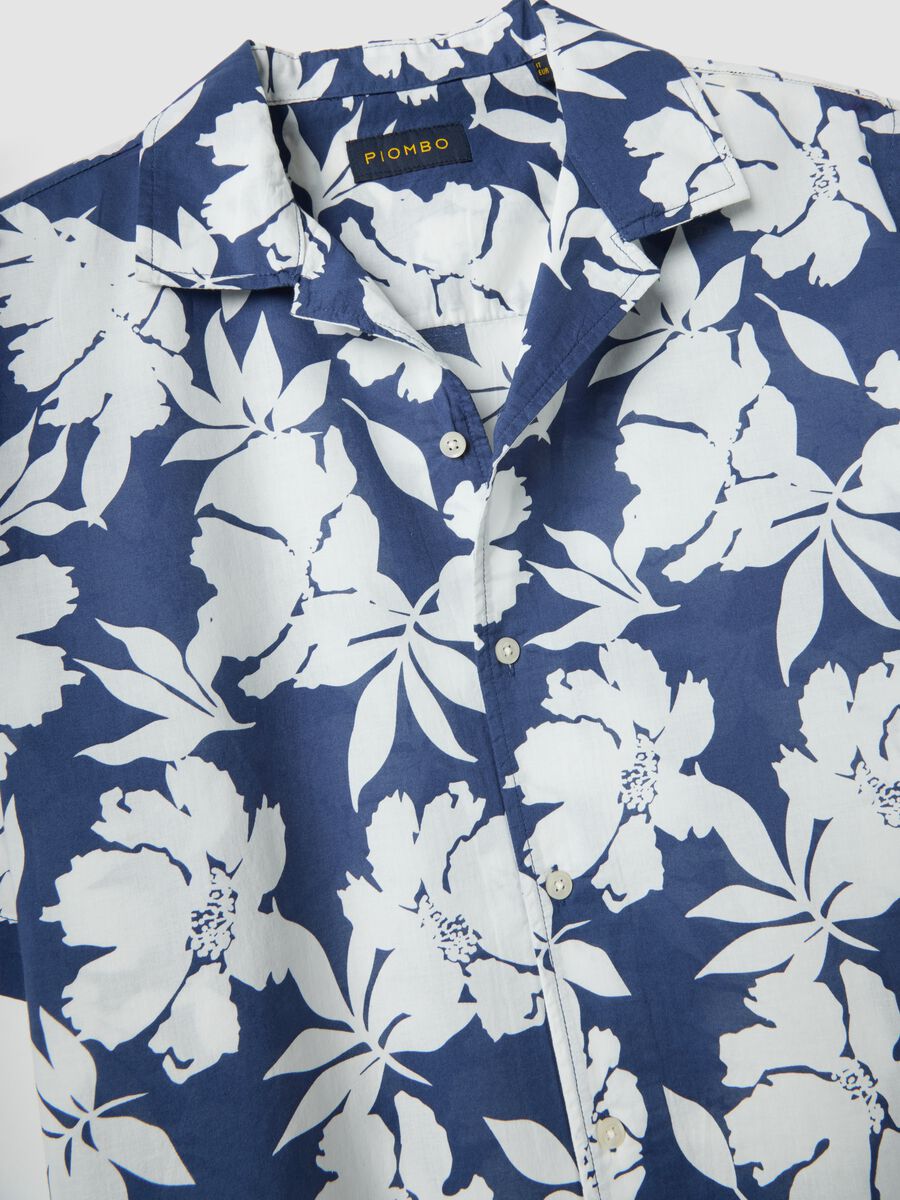 Camicia blu a fiori in cotone organico_1