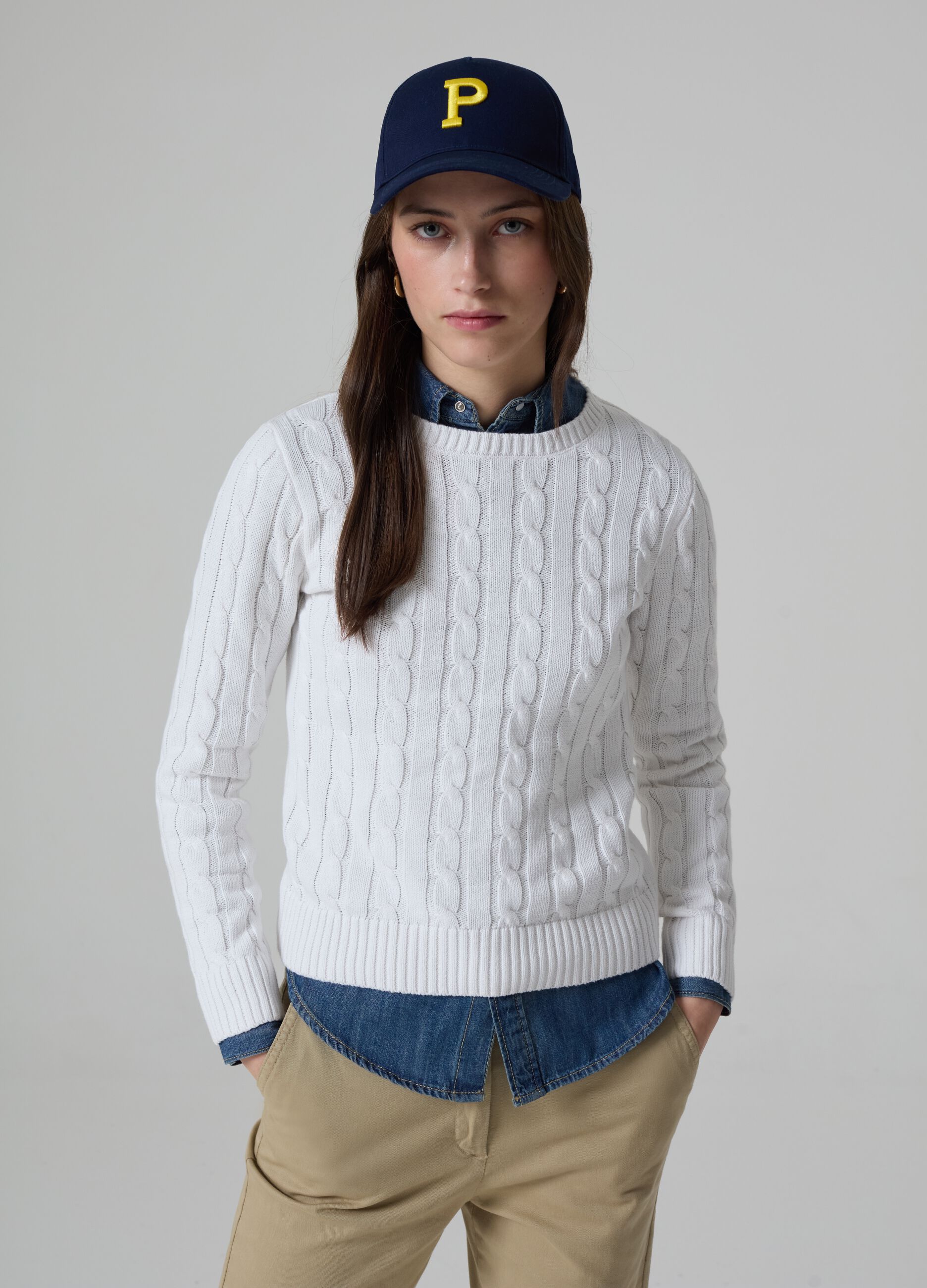 Ribbed pullover with cable-knit design